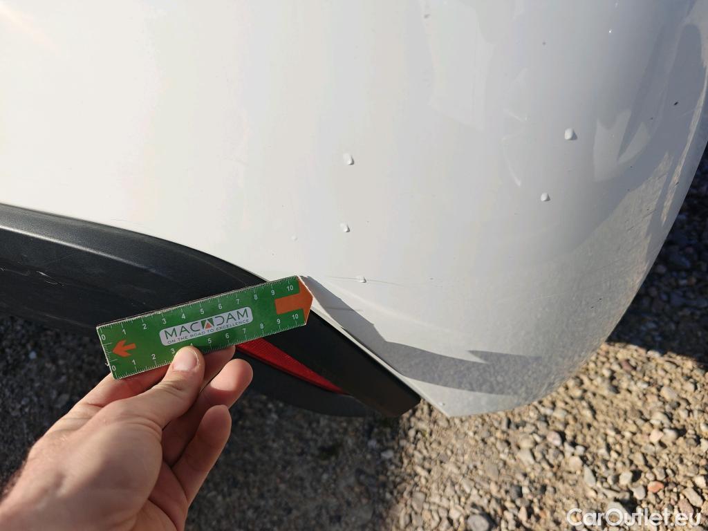  Toyota  Yaris TOYOTA  / 2020 / 5P / berlina con portón 1.5 120H Business Plus #35