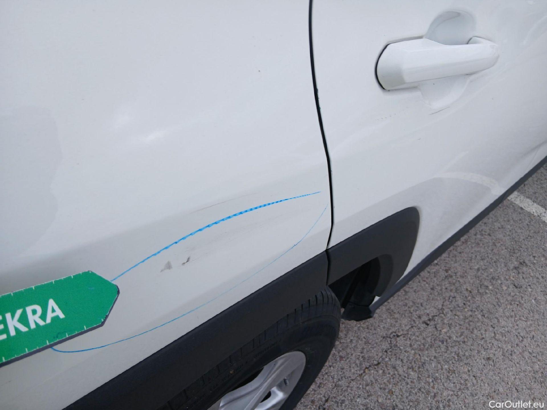  Toyota  RAV4 TOYOTA  / 2018 / 5P / todoterreno 2.5l 220H Business 4WD #18