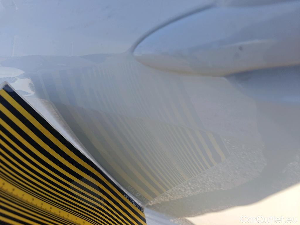  Toyota  Yaris TOYOTA  / 2020 / 5P / berlina con portón 1.5 120H Business Plus #26