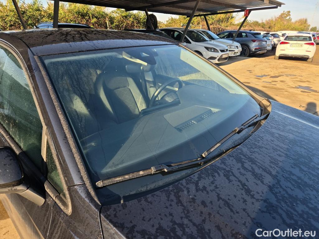  Volkswagen  Golf  VOLKSWAGEN / 2020 / 5P / berlina con portón Life 1.0 eTSI 81kW (110CV) DSG #22