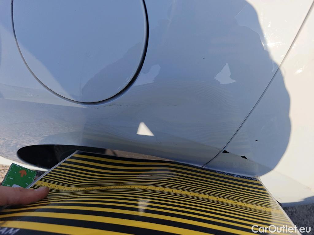  Toyota  Yaris TOYOTA  / 2020 / 5P / berlina con portón 1.5 120H Business Plus #8