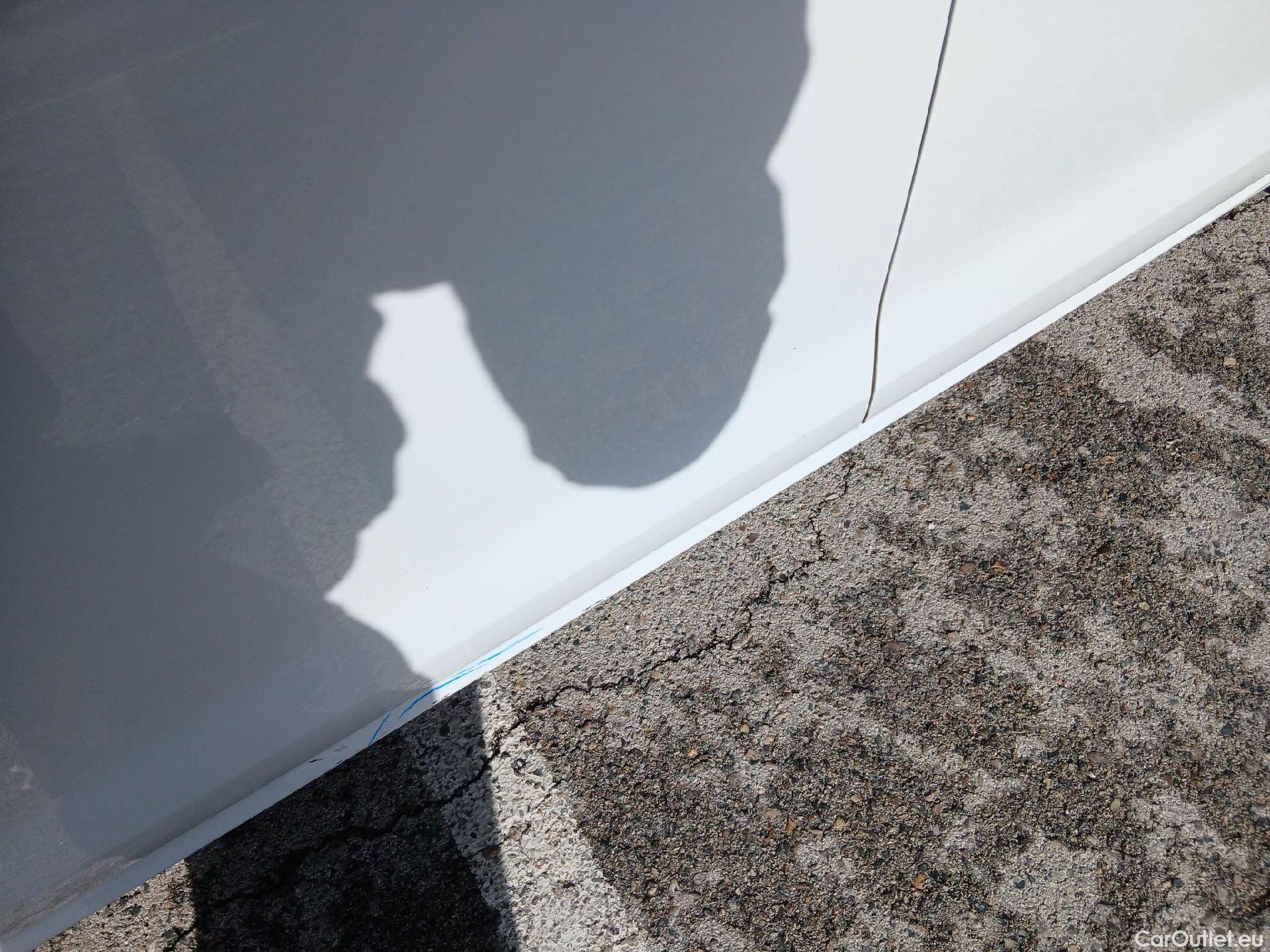  Volkswagen  Golf  VOLKSWAGEN / 2016 / 5P / berlina con portón Last Edition 1.6 TDI 85kW (115CV) #18