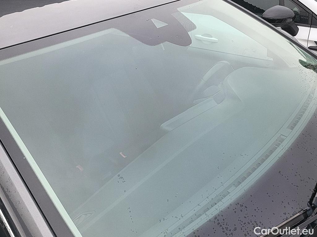  Volkswagen  T-ROC VOLKSWAGEN  / 2021 / 5P / todoterreno Life 1.0 TSI 81kW (110CV) (AC) #8