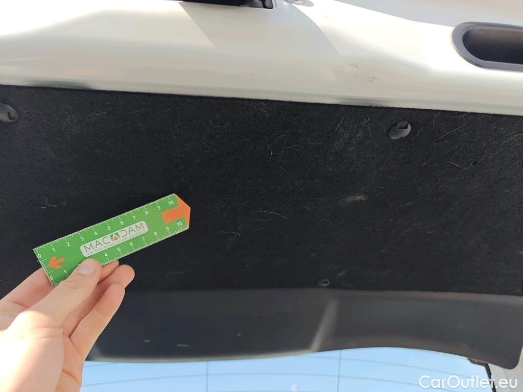  Toyota  Yaris TOYOTA  / 2020 / 5P / berlina con portón 1.5 120H Business Plus #43