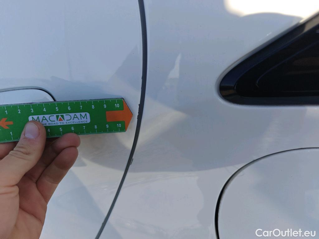  Toyota  Yaris TOYOTA  / 2020 / 5P / berlina con portón 1.5 120H Business Plus #13