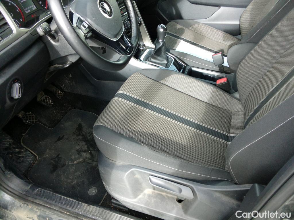  Volkswagen  T-ROC VOLKSWAGEN  / 2017 / 5P / todoterreno Advance 2.0 TDI 85kW (115CV) #2