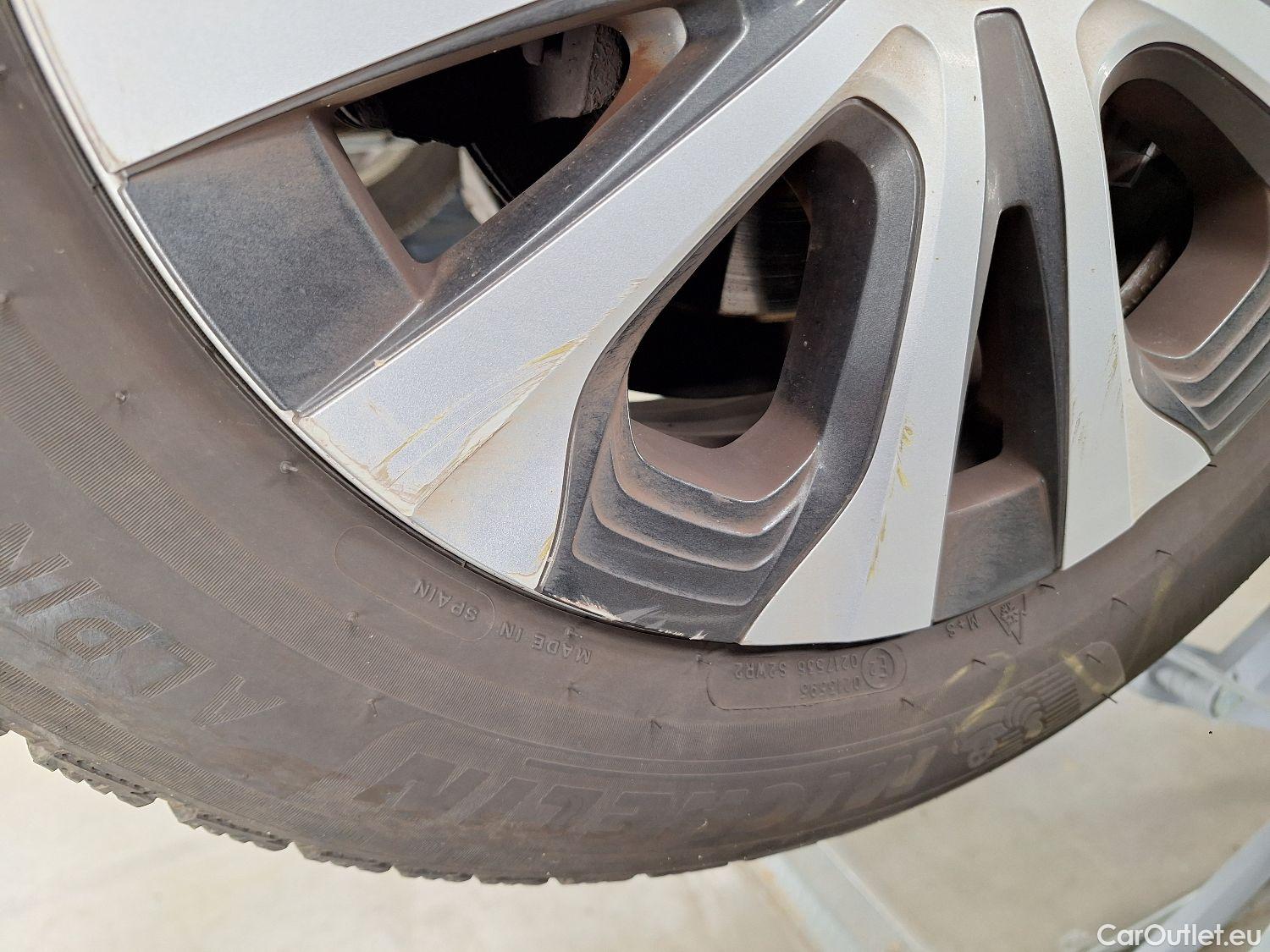  Toyota  Prius Toyota,  '15, Toyota  1.8 VVT-i Hybrid Lounge 5d #11