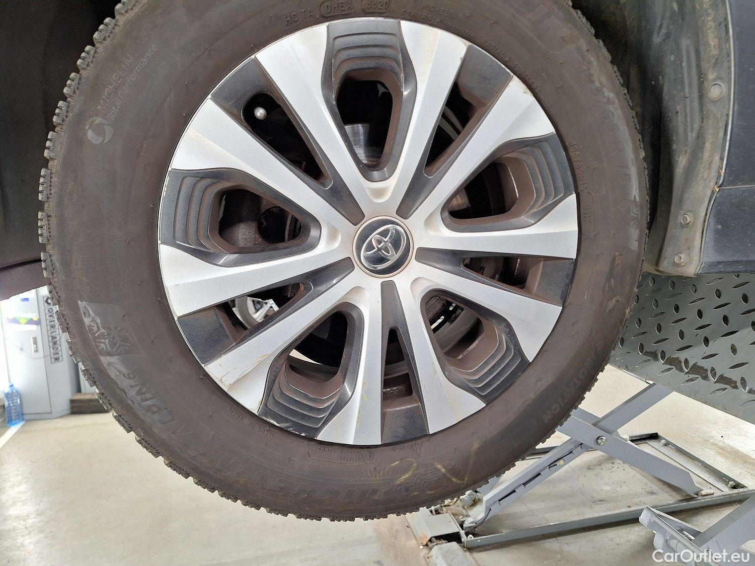  Toyota  Prius Toyota,  '15, Toyota  1.8 VVT-i Hybrid Lounge 5d #10