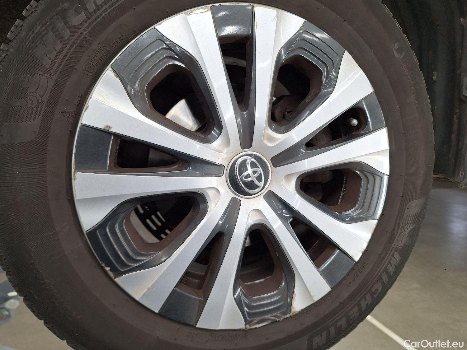  Toyota  Prius Toyota,  '15, Toyota  1.8 VVT-i Hybrid Lounge 5d #1