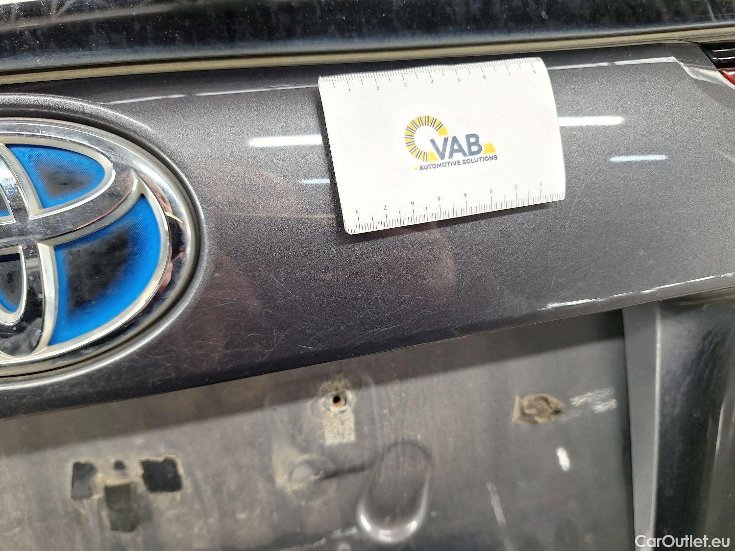  Toyota  Prius Toyota,  '15, Toyota  1.8 VVT-i Hybrid Lounge 5d #49