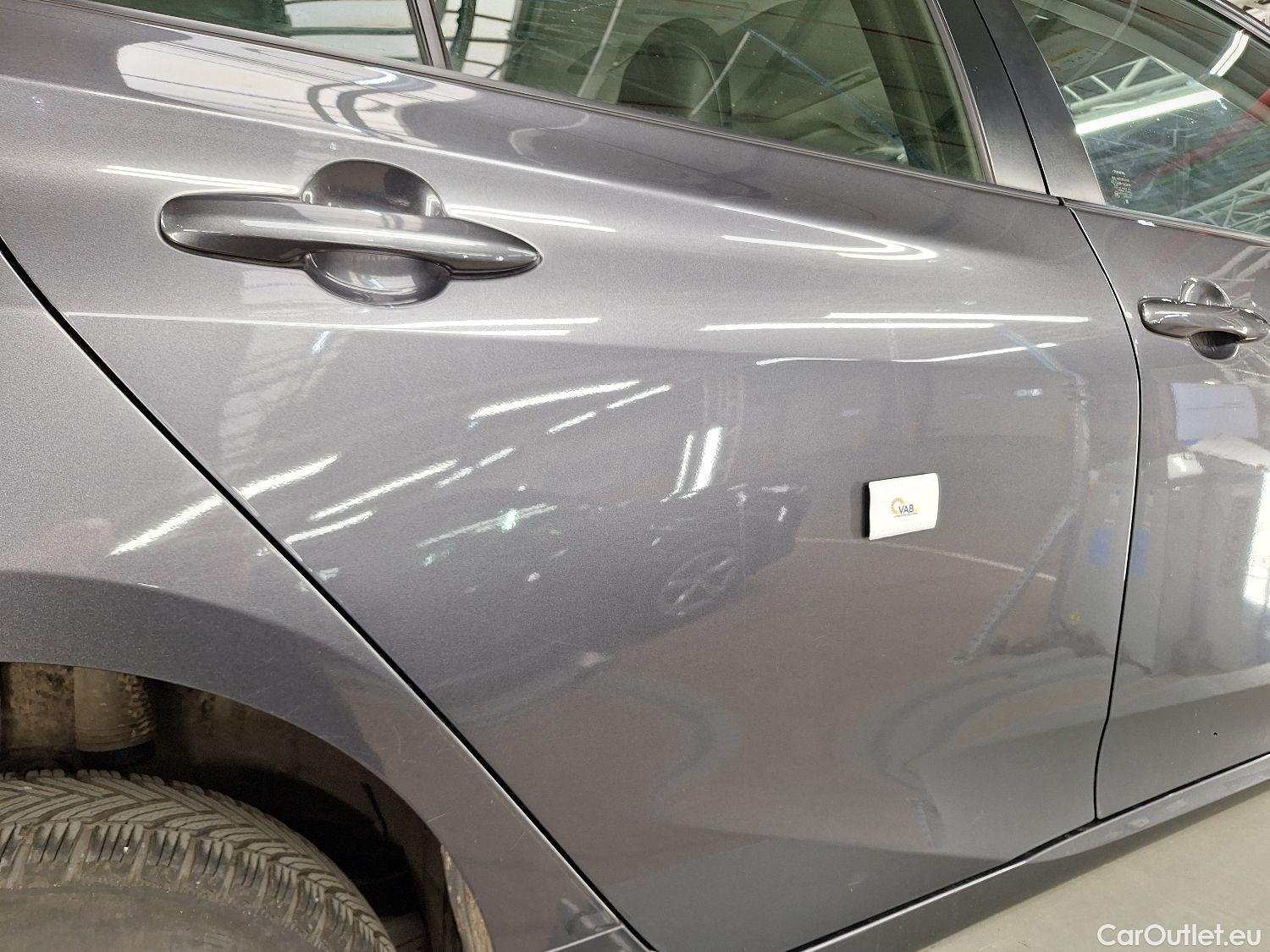  Toyota  Prius Toyota,  '15, Toyota  1.8 VVT-i Hybrid Lounge 5d #20