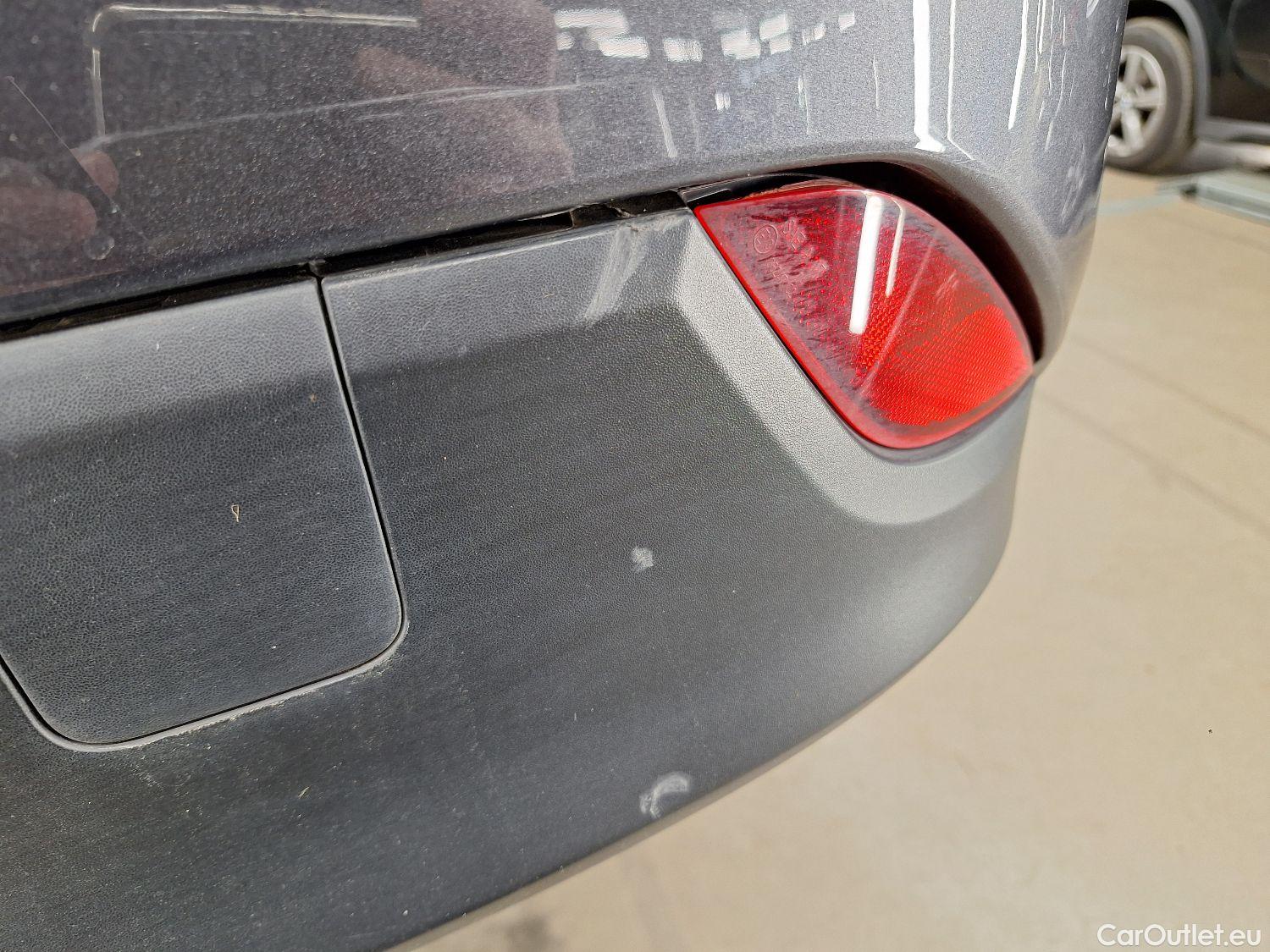  Toyota  Prius Toyota,  '15, Toyota  1.8 VVT-i Hybrid Lounge 5d #30