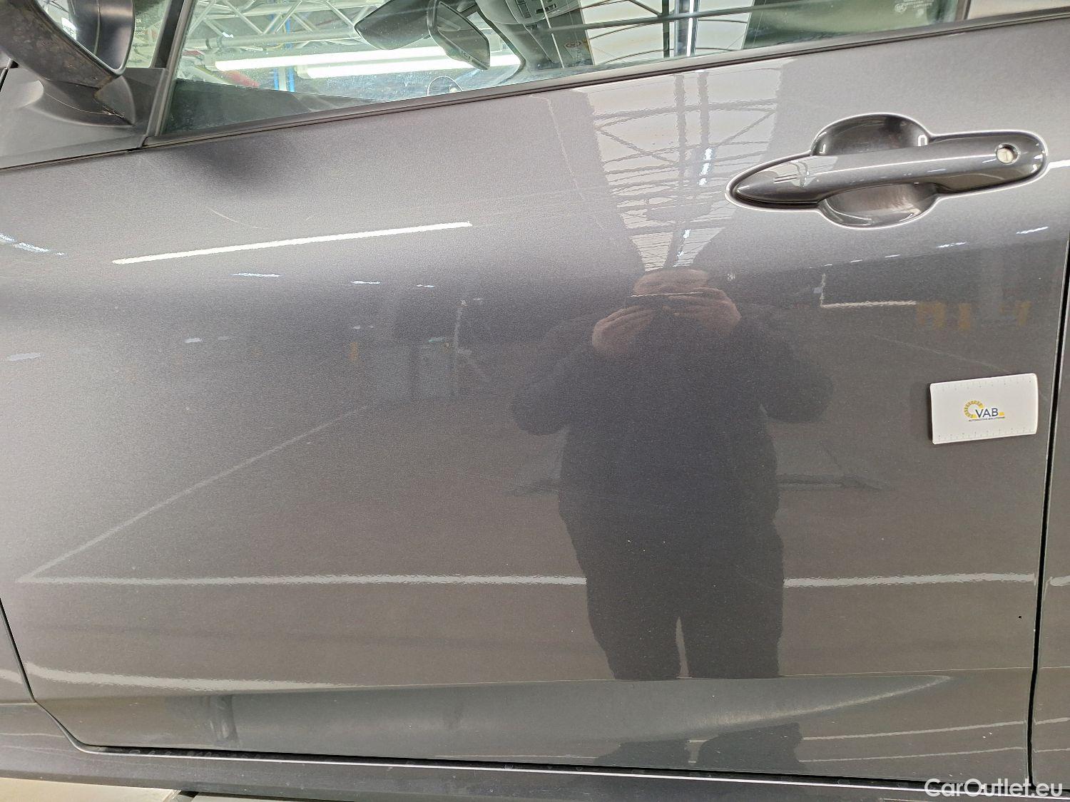  Toyota  Prius Toyota,  '15, Toyota  1.8 VVT-i Hybrid Lounge 5d #36