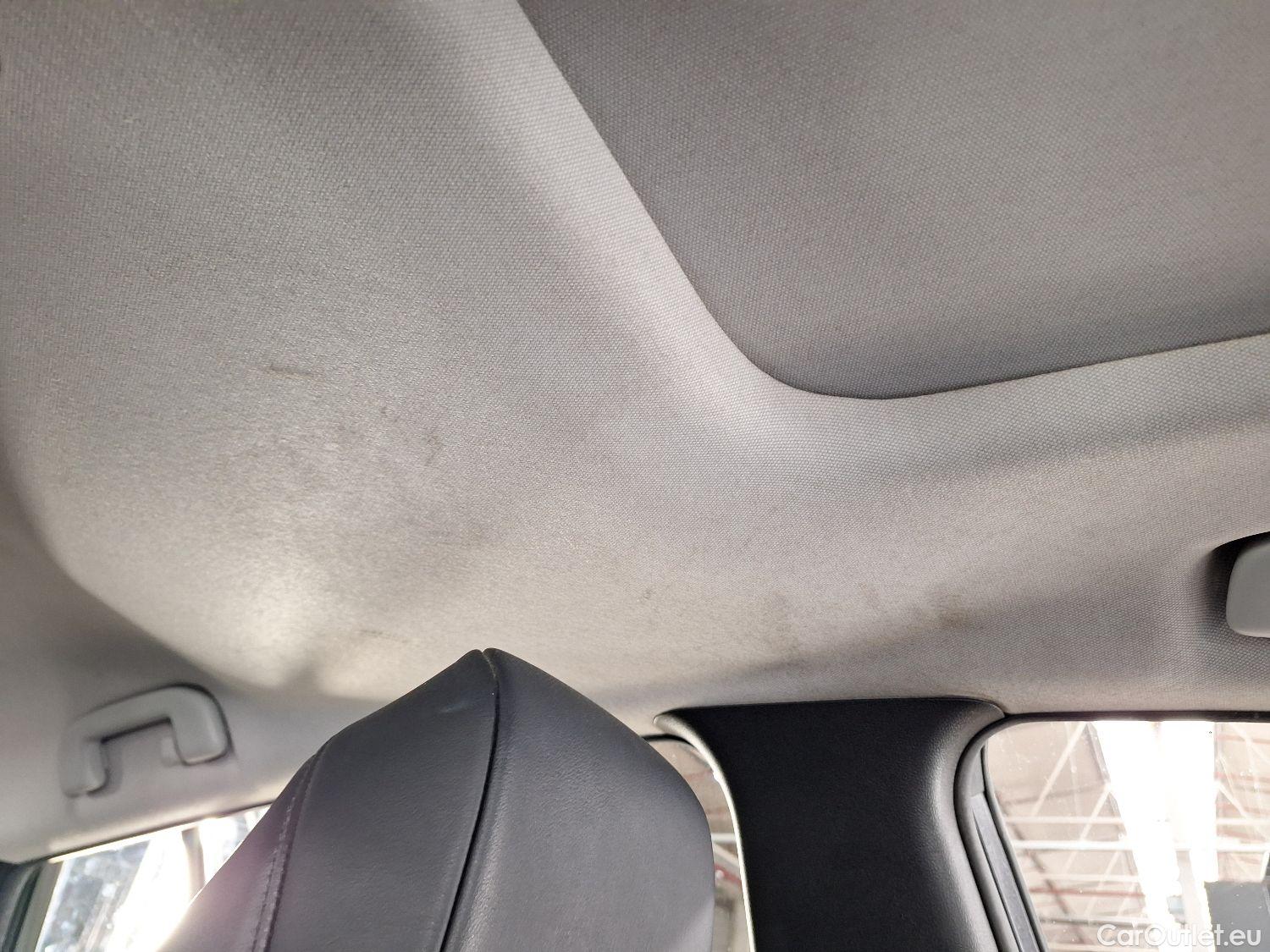  Toyota  Prius Toyota,  '15, Toyota  1.8 VVT-i Hybrid Lounge 5d #57