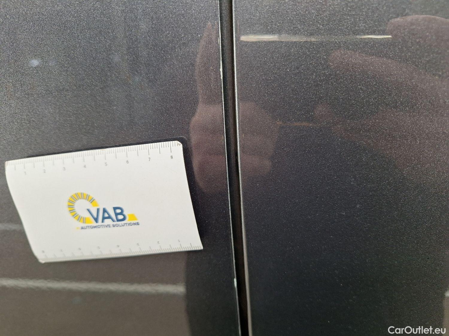  Toyota  Prius Toyota,  '15, Toyota  1.8 VVT-i Hybrid Lounge 5d #37