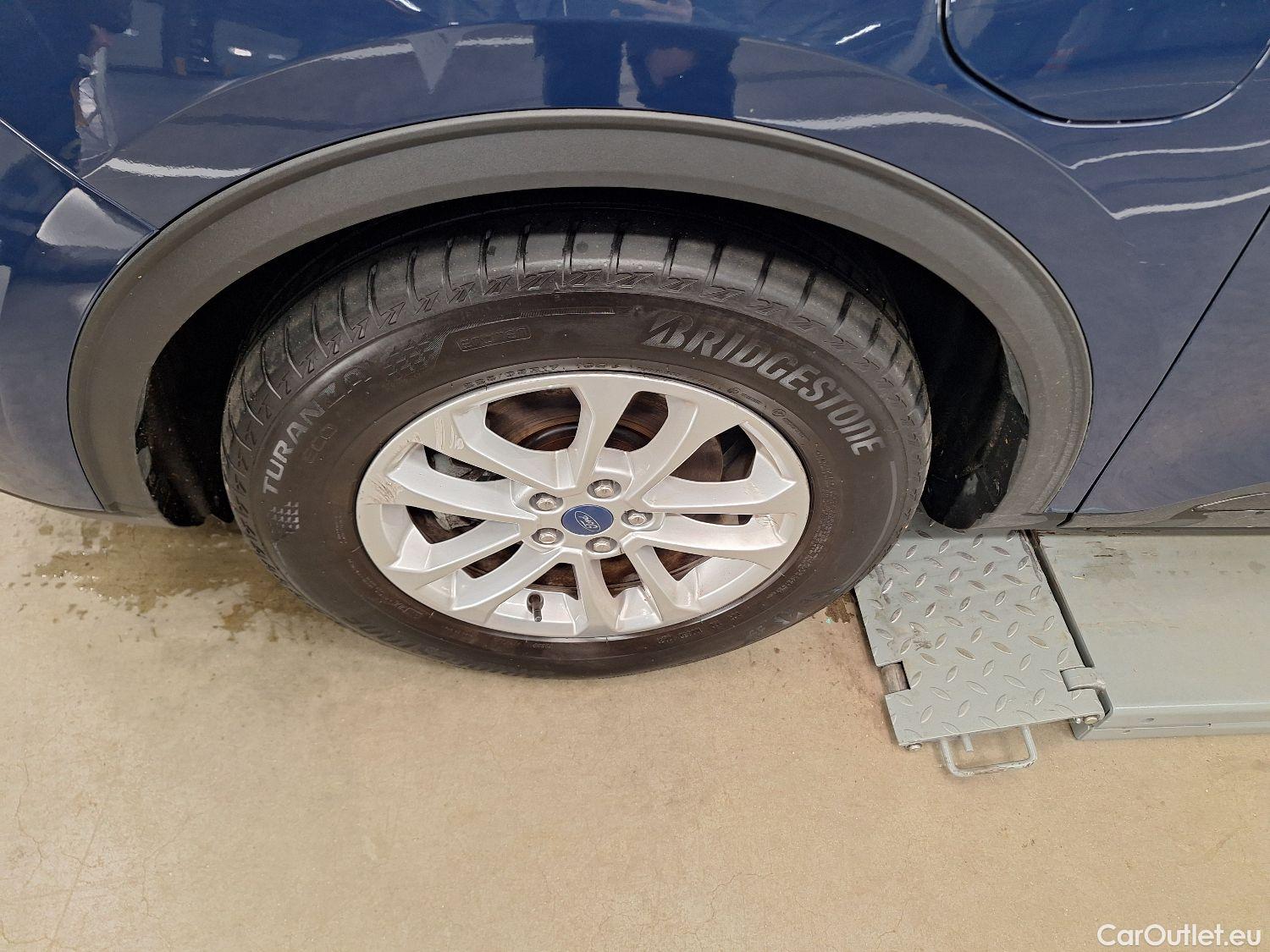  Ford  Kuga Ford,  '19 PHEV, Ford  2.5i PHEV Aut. 165kW Titanium 5d #50