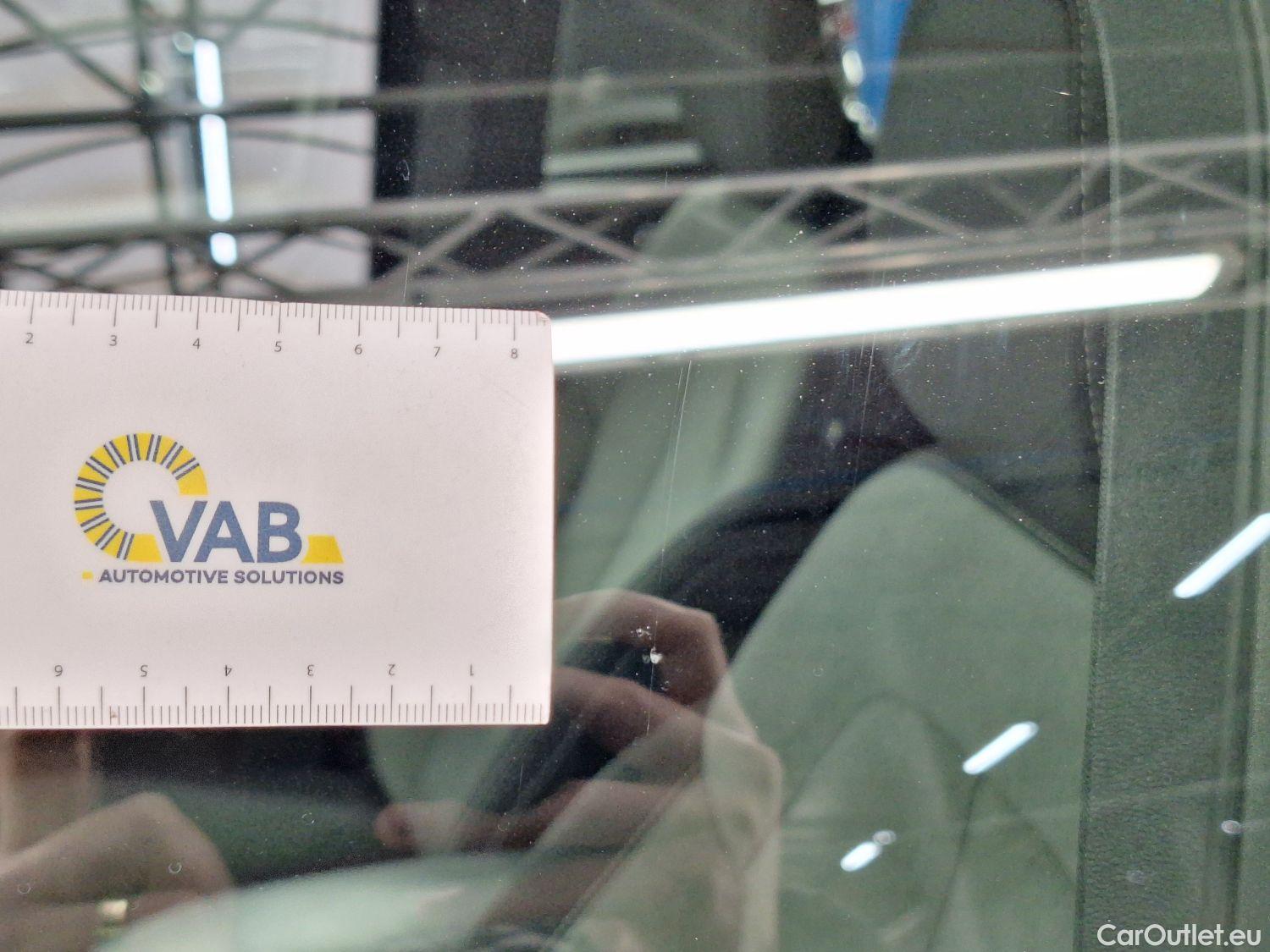  Volvo  XC 40 Volvo, XC40 '17, Volvo XC40 T3 Geartronic Momentum Pro 5d #43