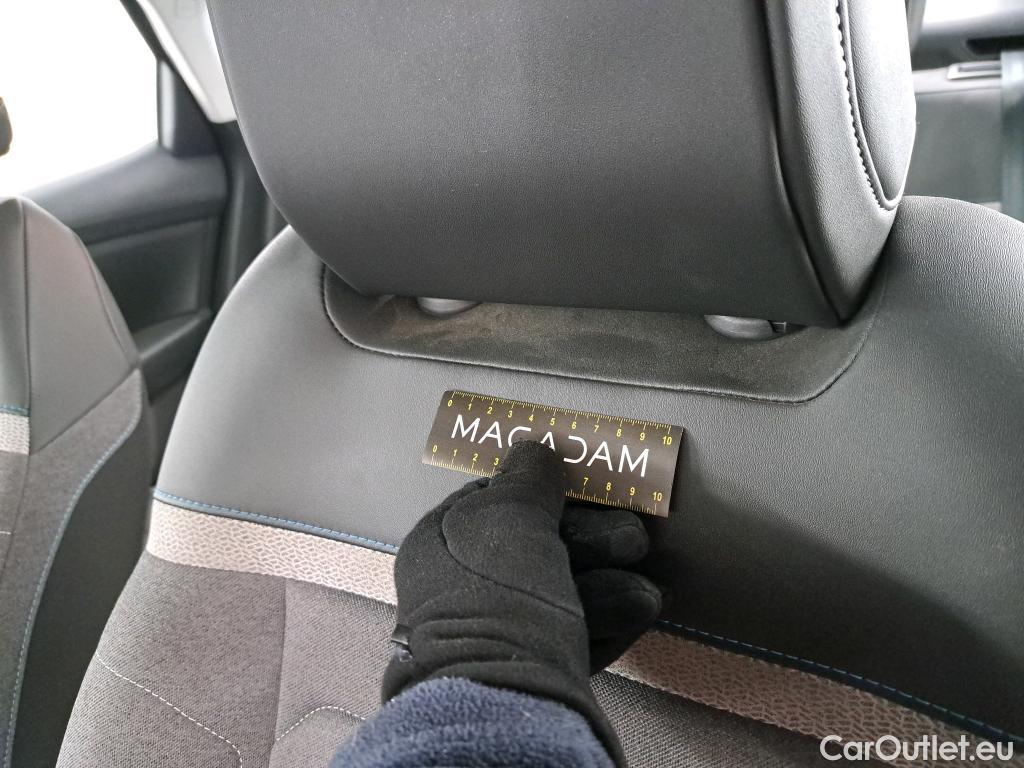  Citroen  C4 CITROEN  X / 2022 / 4P / Berline PureTech 130 S&S EAT8 Feel Pack #28