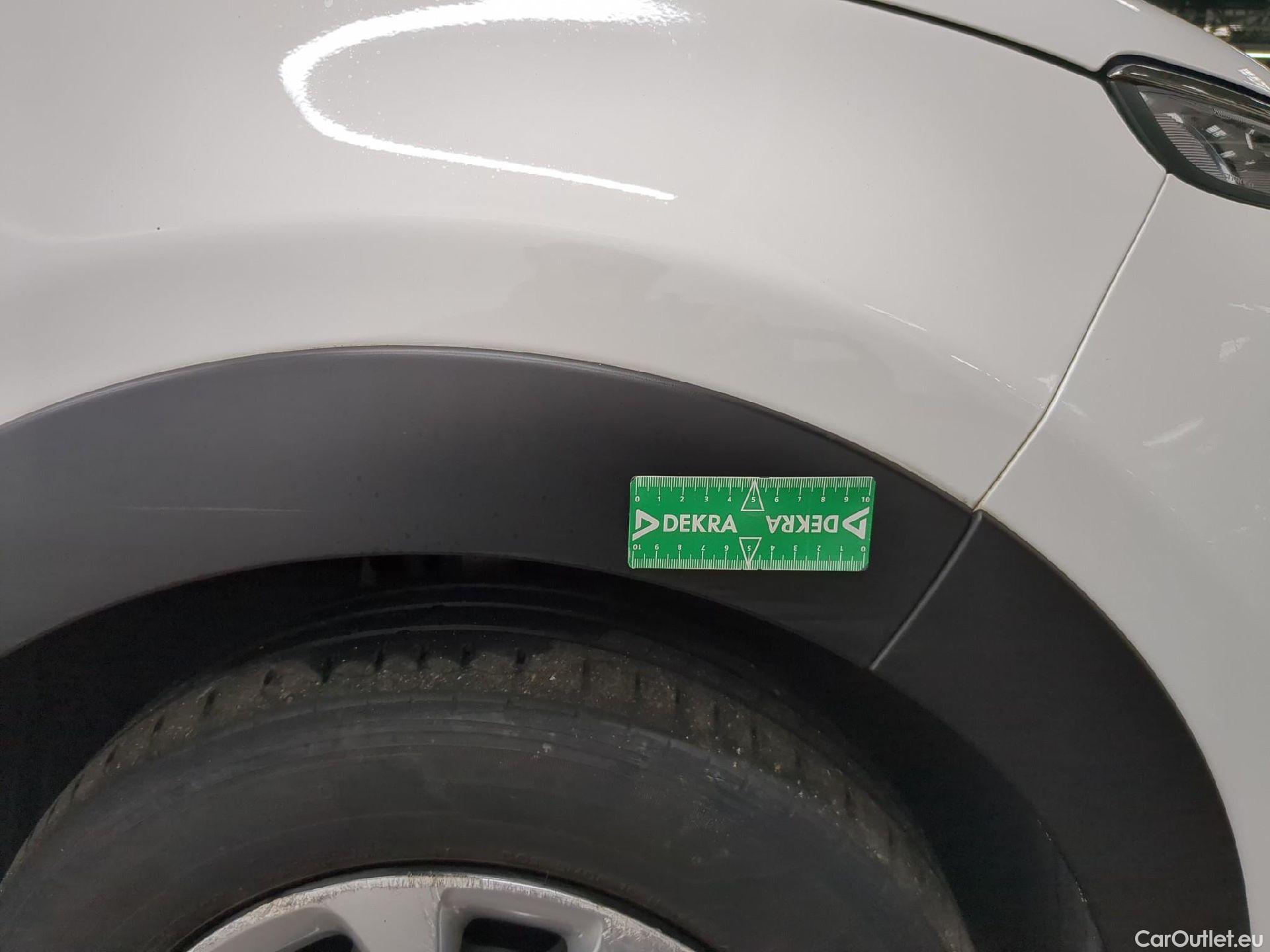  Citroen  C3 CITROEN  Société / 2020 / 5P / Berline / VU BlueHDi 100 SandS BVM6 Feel Nav #5