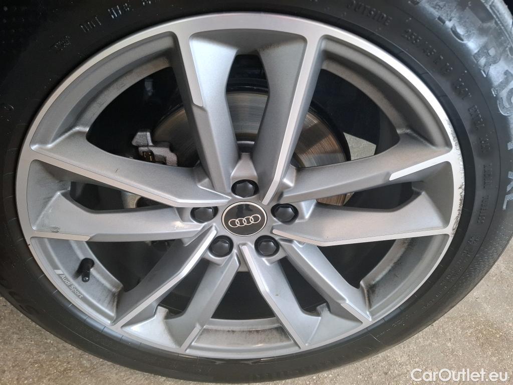  Audi  Q3 AUDI  / 2018 / 5P / SUV 35 TDI 150 S TRONIC S LINE #2