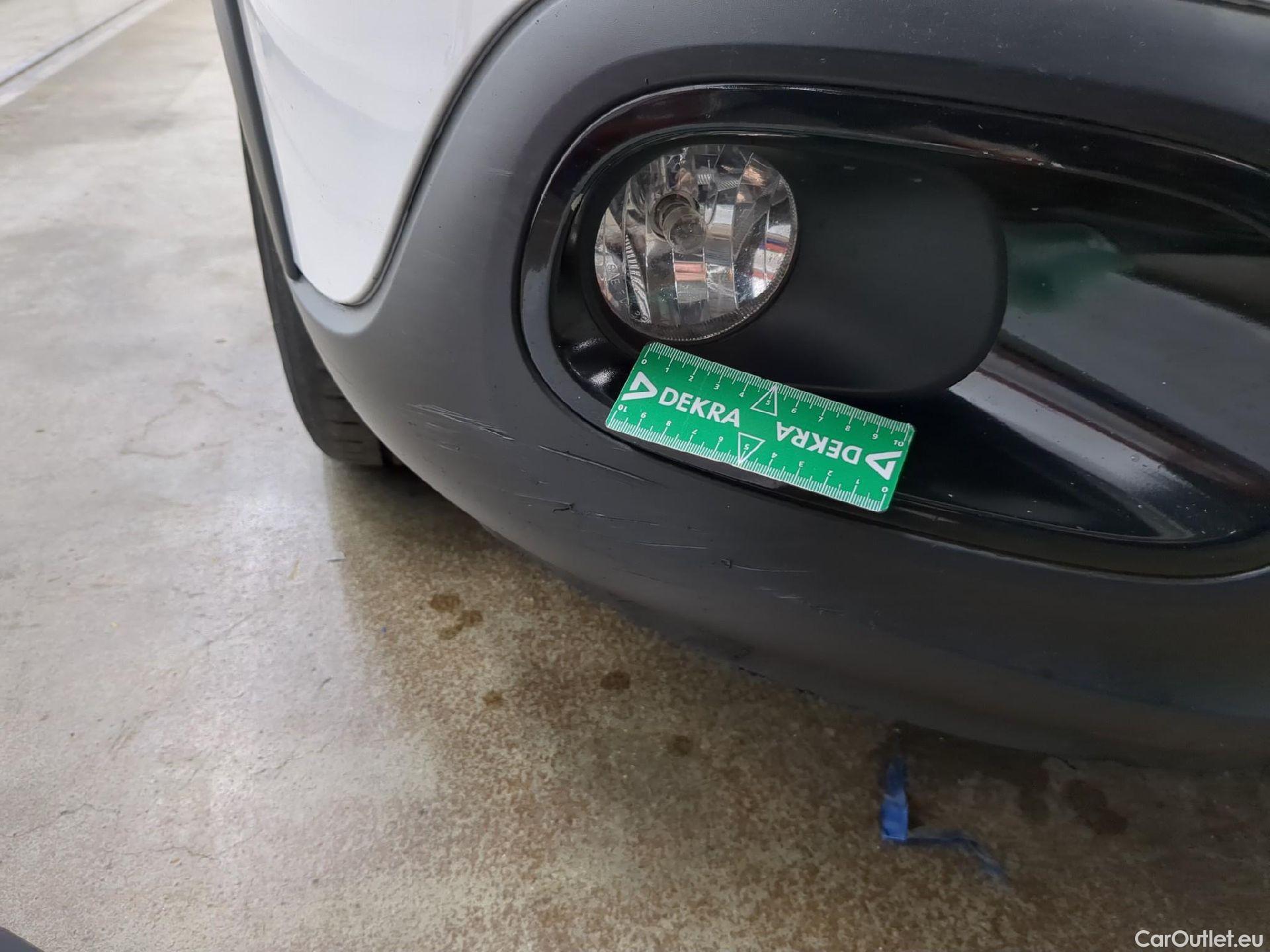  Citroen  C3 CITROEN  Société / 2020 / 5P / Berline / VU BlueHDi 100 SandS BVM6 Feel Nav #25