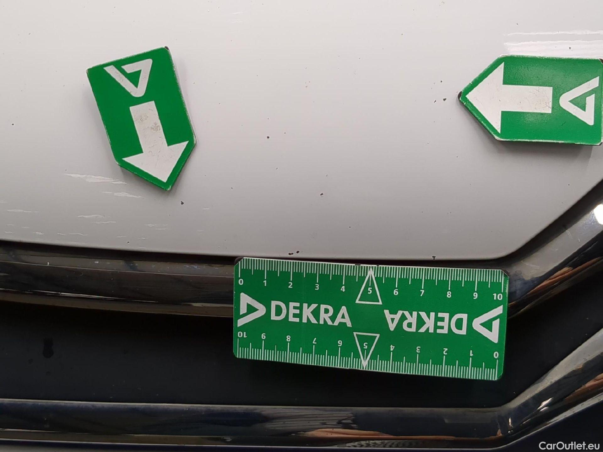  Citroen  C3 CITROEN  Société / 2020 / 5P / Berline / VU BlueHDi 100 SandS BVM6 Feel Nav #33