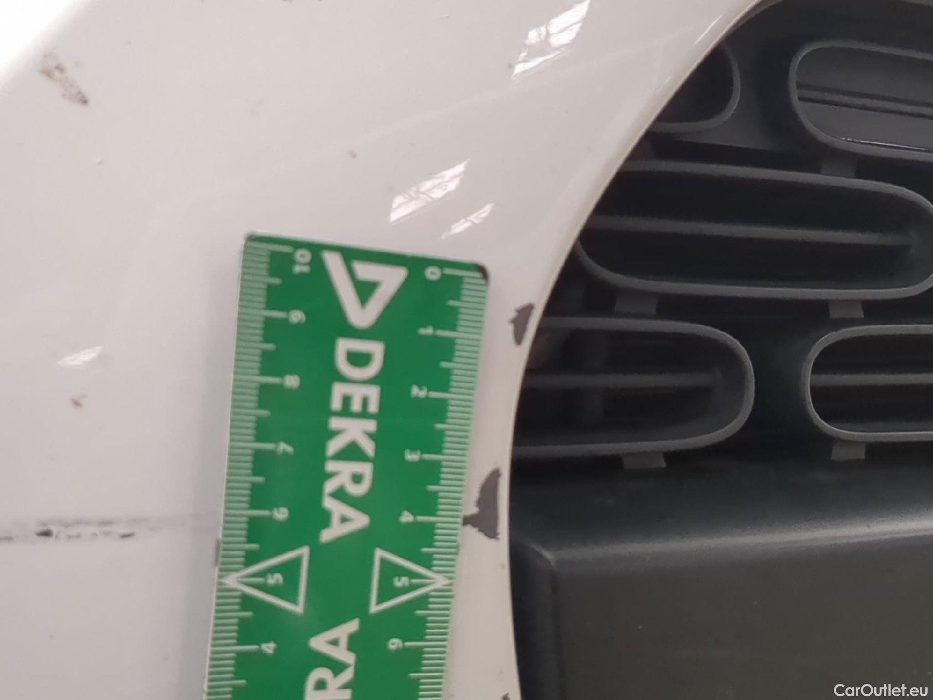  Citroen  C3 CITROEN  Société / 2020 / 5P / Berline / VU BlueHDi 100 SandS BVM6 Feel Nav #24