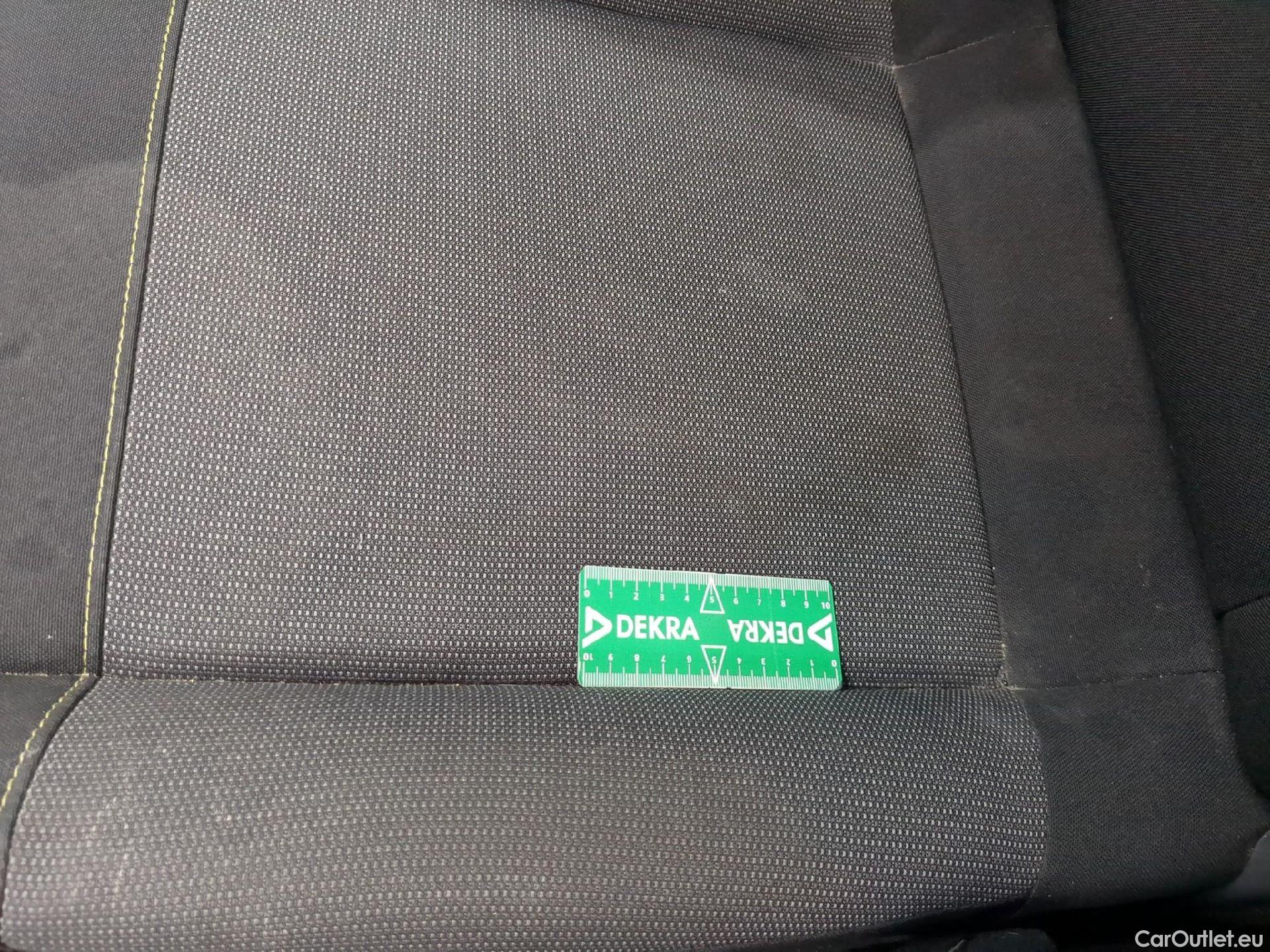  Citroen  C3 CITROEN  Société / 2020 / 5P / Berline / VU BlueHDi 100 SandS BVM6 Feel Nav #4