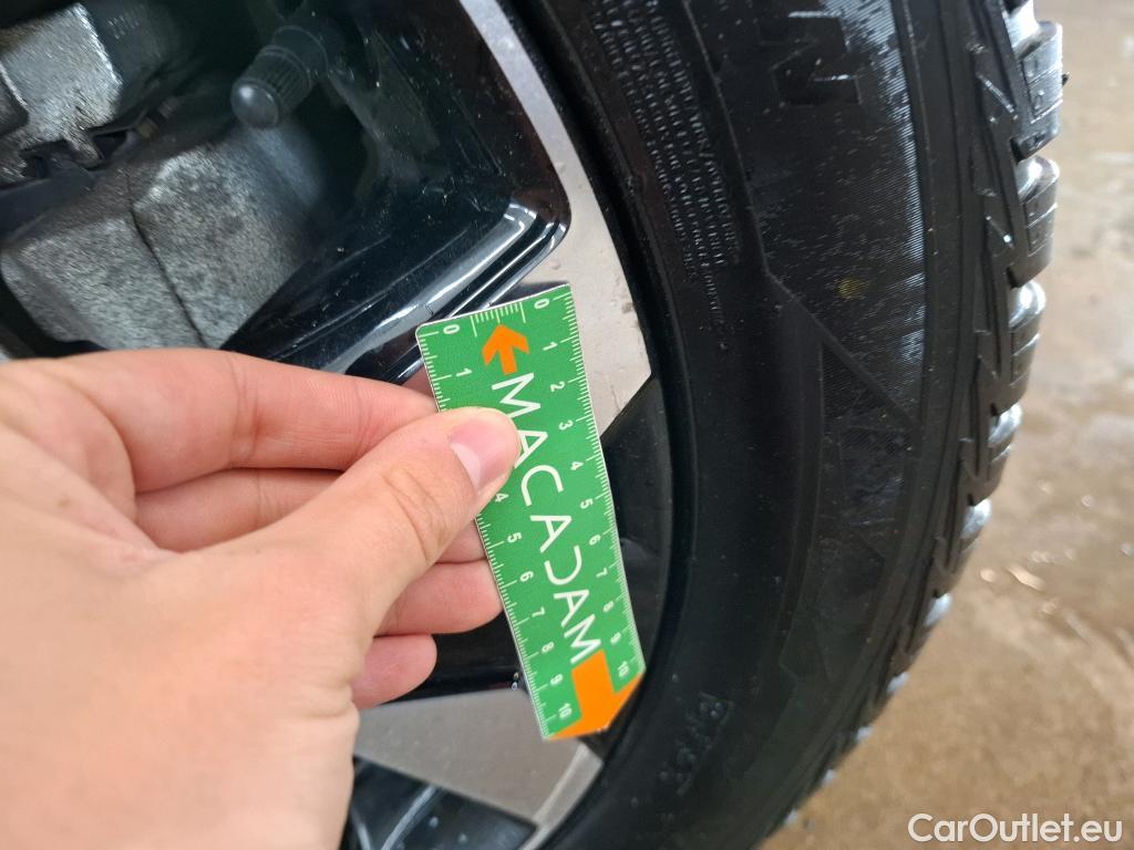  KIA  Sportage KIA  / 2021 / 5P / SUV 1.6 T-GDI 265 PHEV AUTO 4WD DESIGN #7