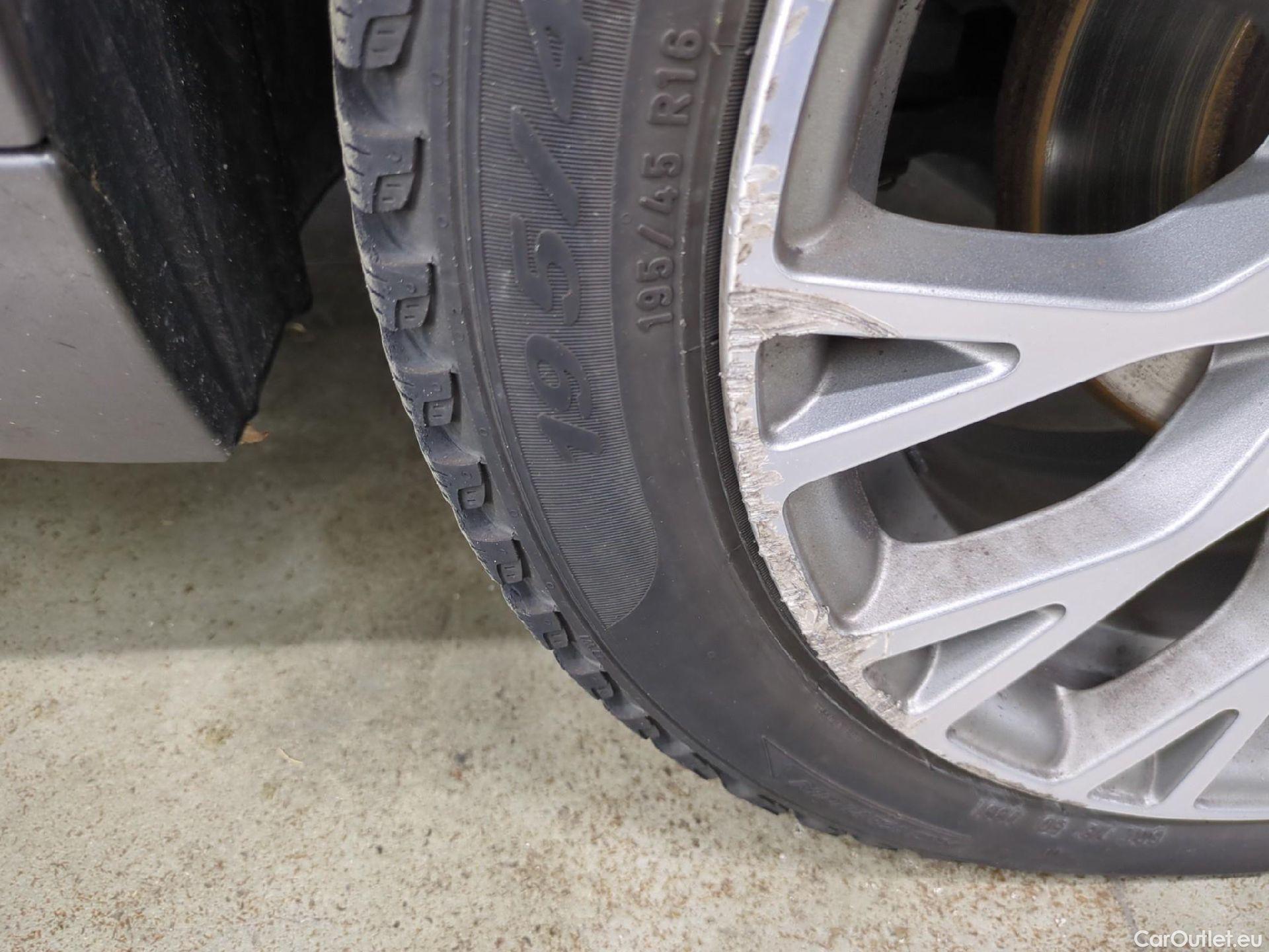  Fiat  500 FIAT  / 2015 / 3P / Berline 1.0 70ch BSG Star #11