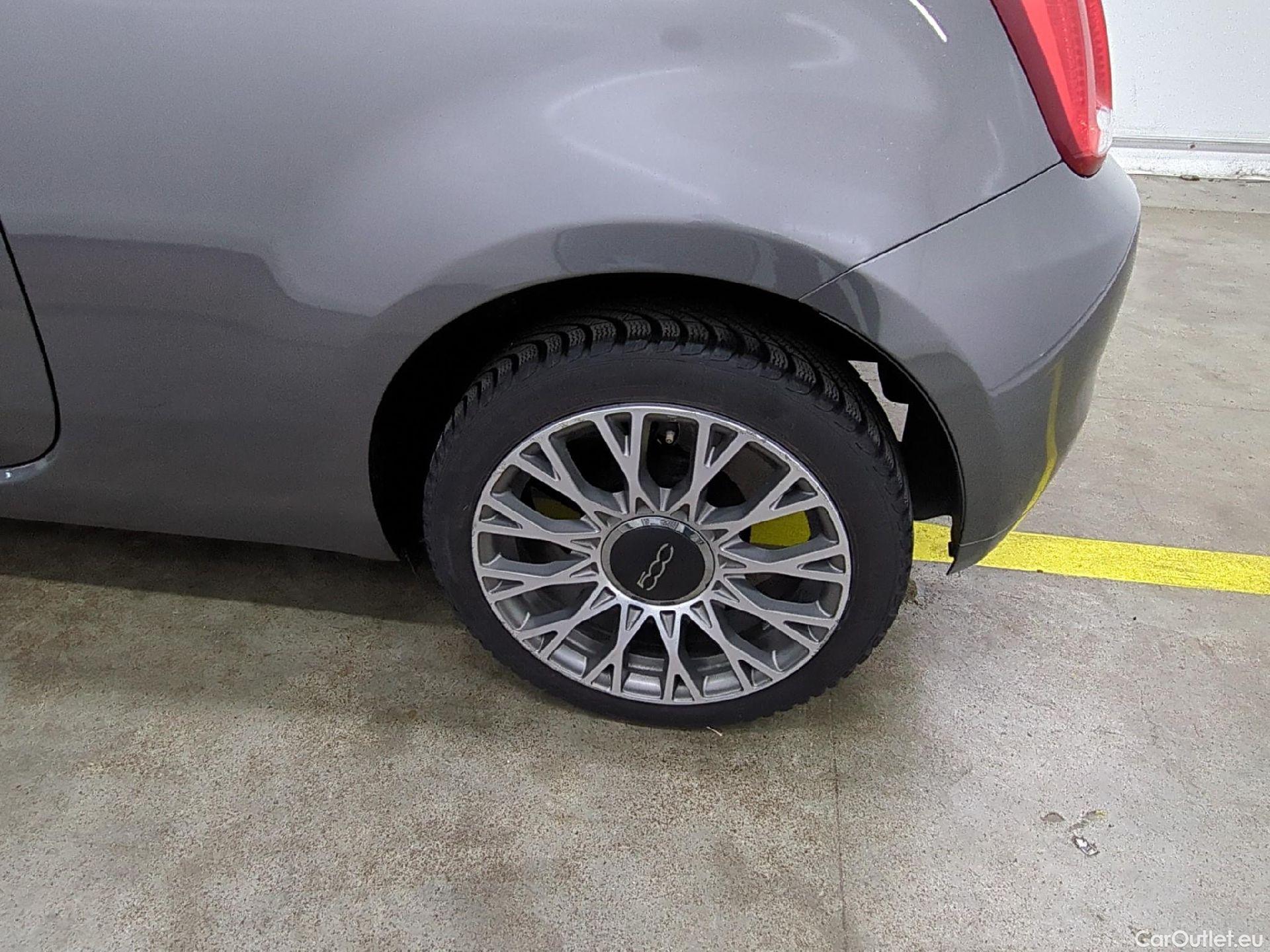  Fiat  500 FIAT  / 2015 / 3P / Berline 1.0 70ch BSG Star #17