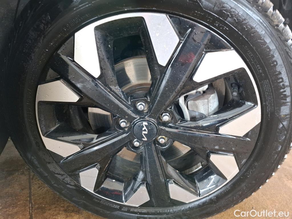  KIA  Sportage KIA  / 2021 / 5P / SUV 1.6 T-GDI 265 PHEV AUTO 4WD DESIGN #6