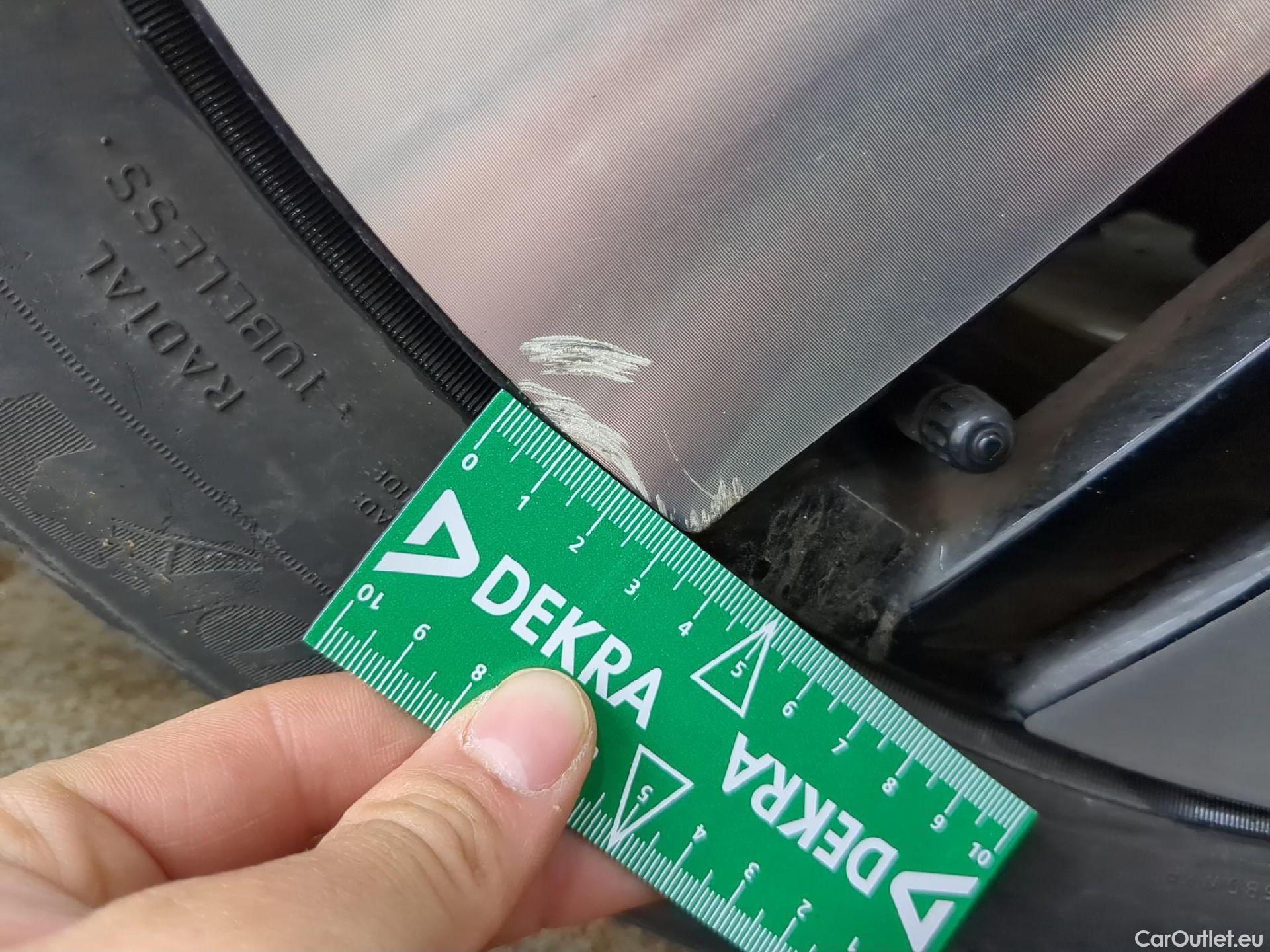  Hyundai   Ioniq Ioniq 6 Creative Electrique 77kWh BVA #5