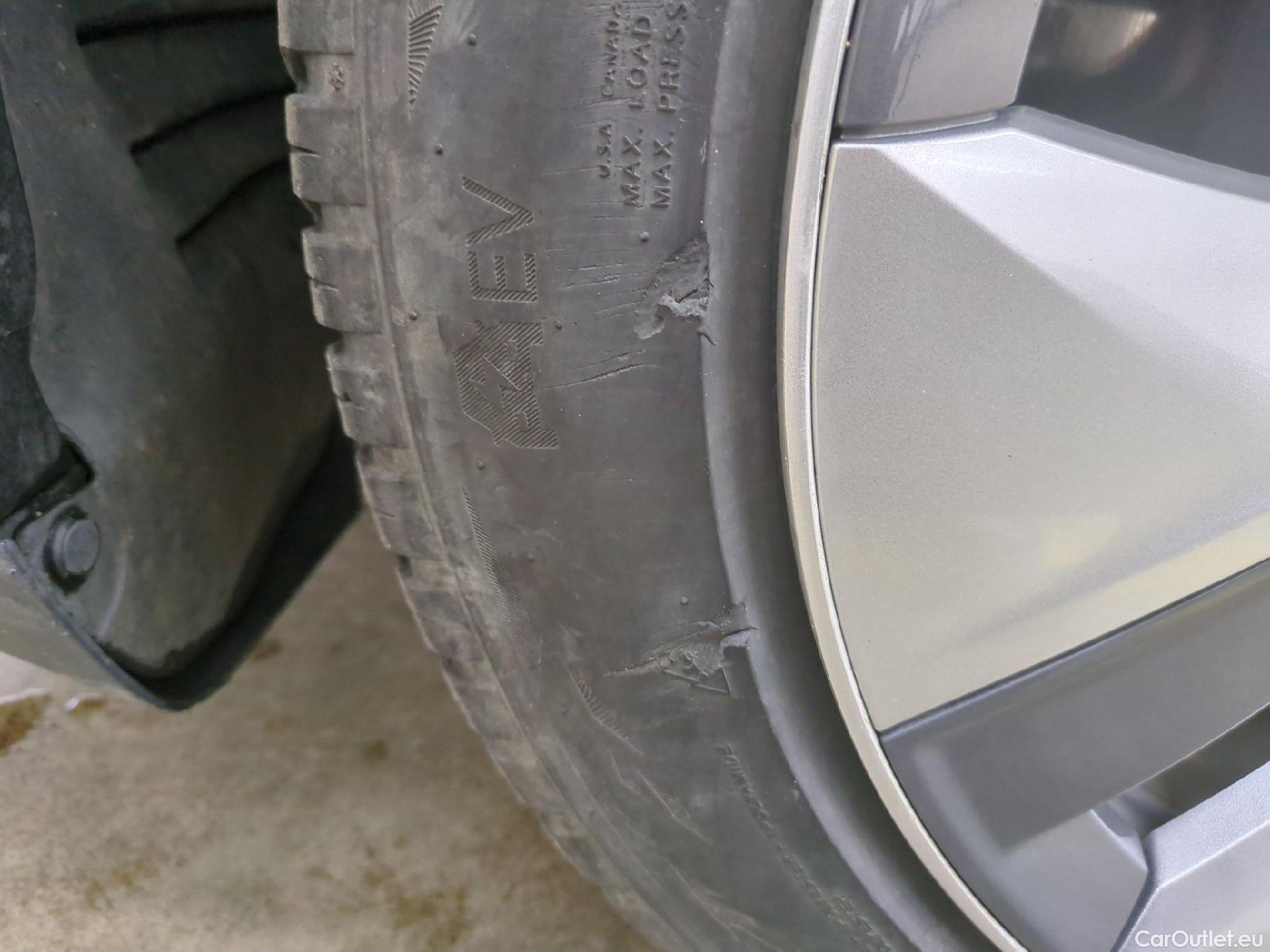  Tesla  Model Y TESLA  / 2021 / 5P / SUV RWD #2