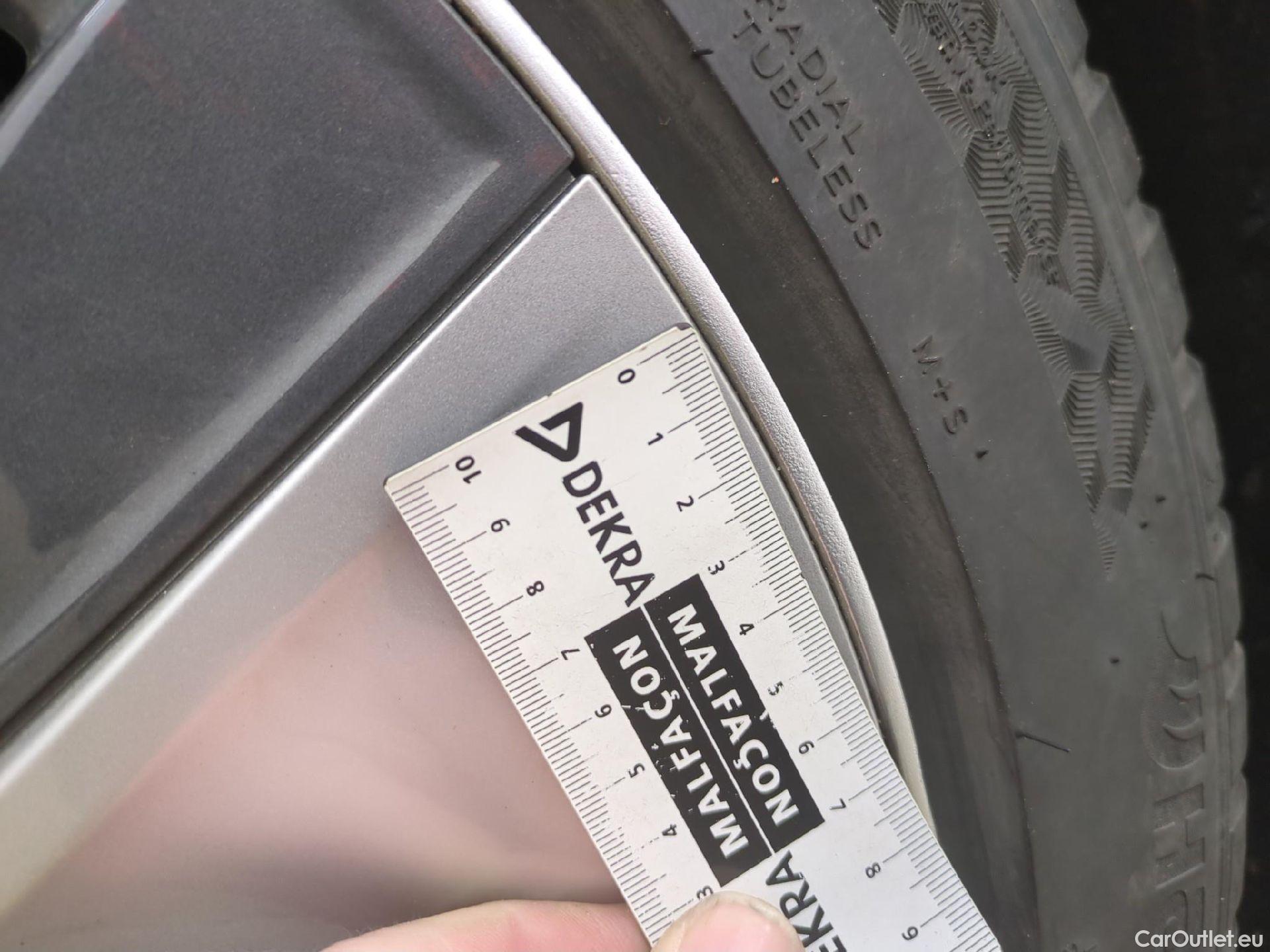  Tesla  Model Y TESLA  / 2021 / 5P / SUV RWD #6