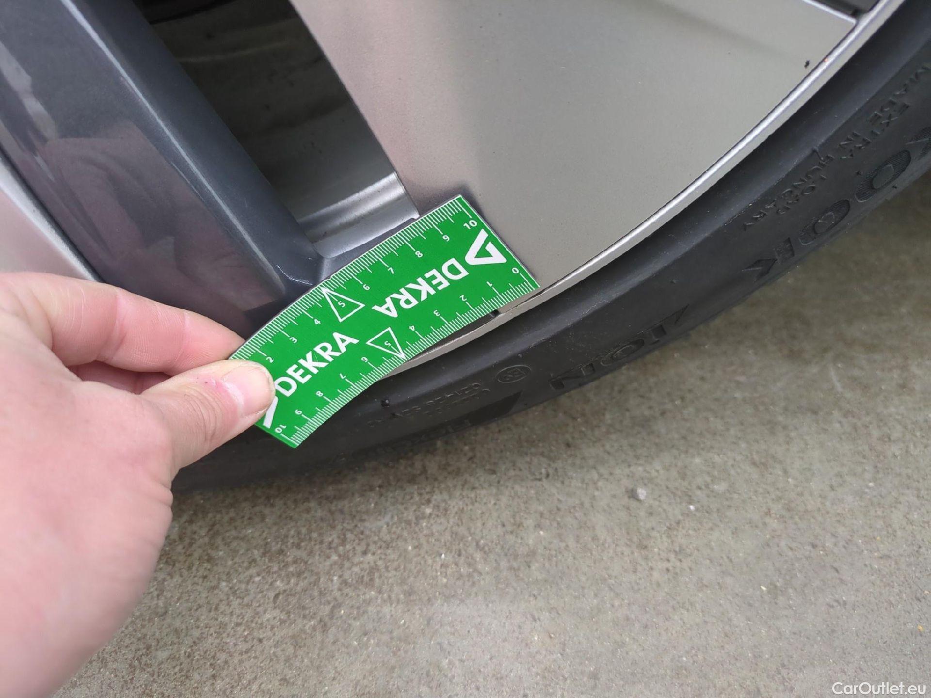  Tesla  Model Y TESLA  / 2021 / 5P / SUV RWD #10