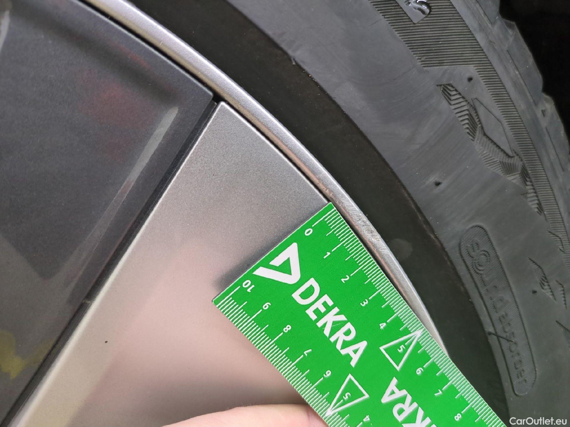  Tesla  Model Y TESLA  / 2021 / 5P / SUV RWD #4