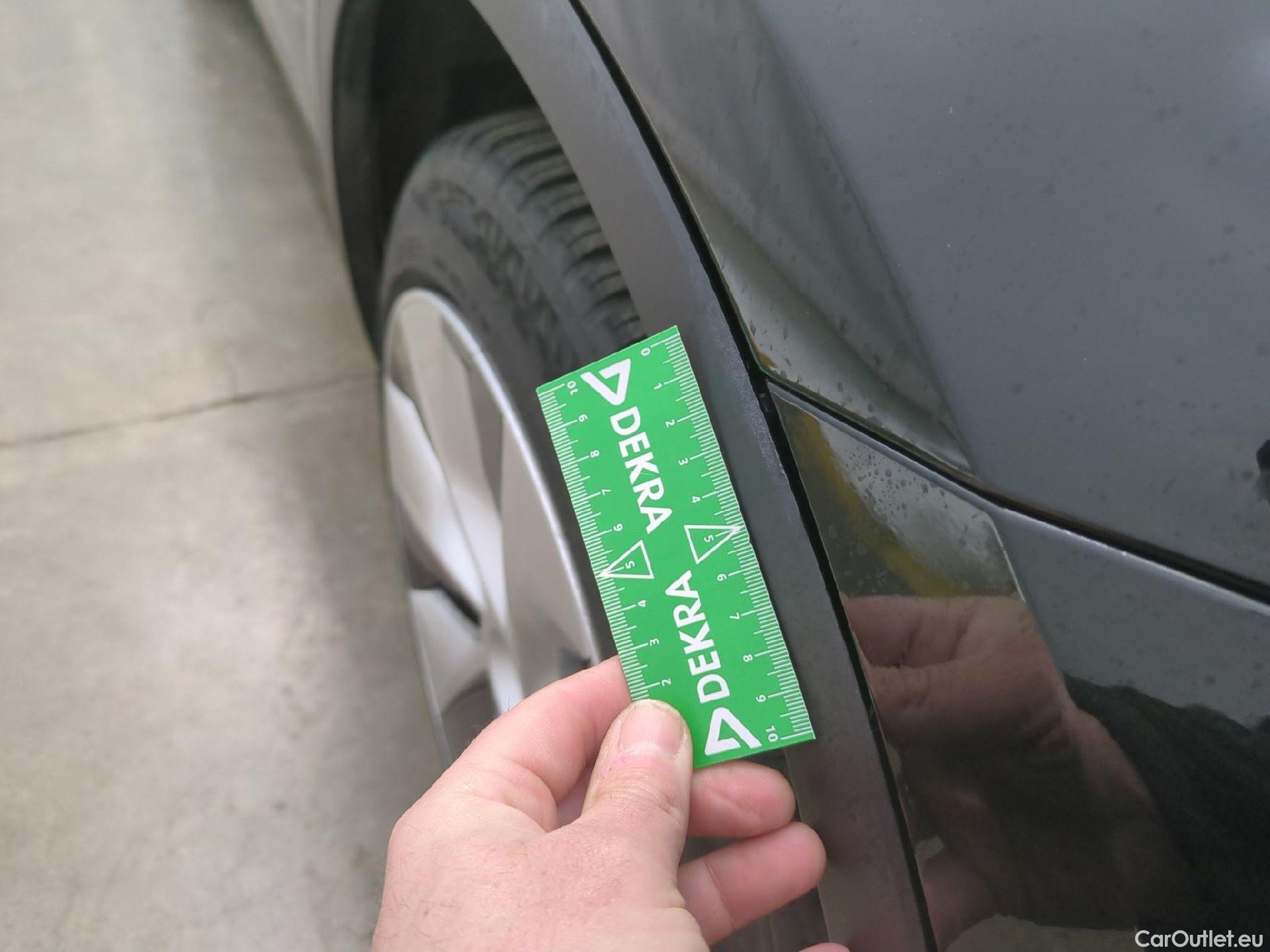  Tesla  Model Y TESLA  / 2021 / 5P / SUV RWD #32