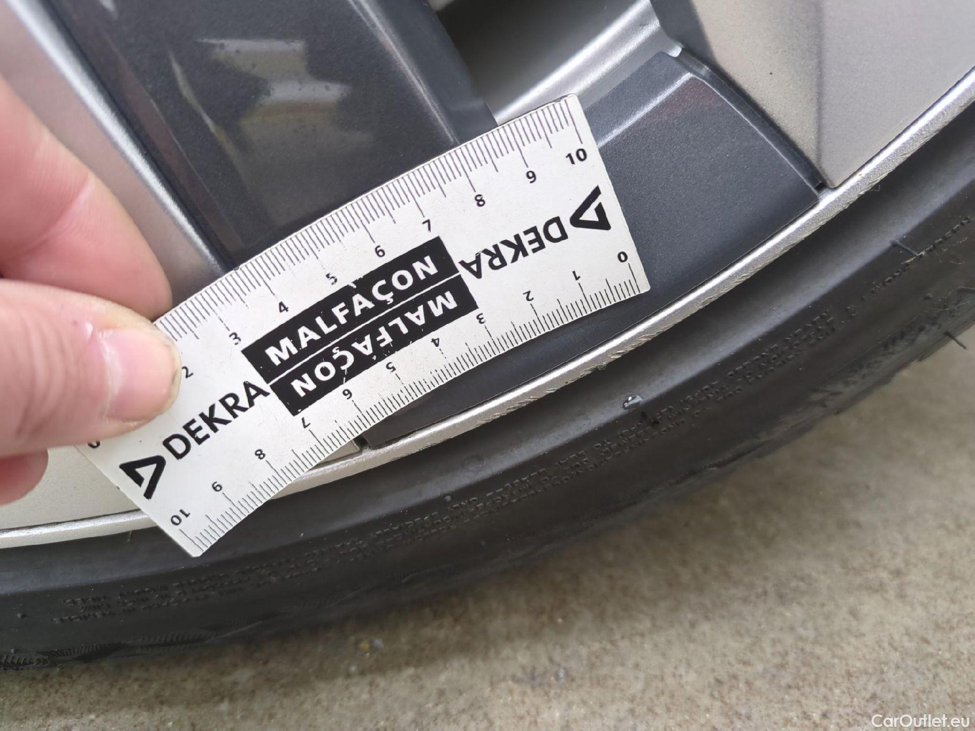  Tesla  Model Y TESLA  / 2021 / 5P / SUV RWD #16