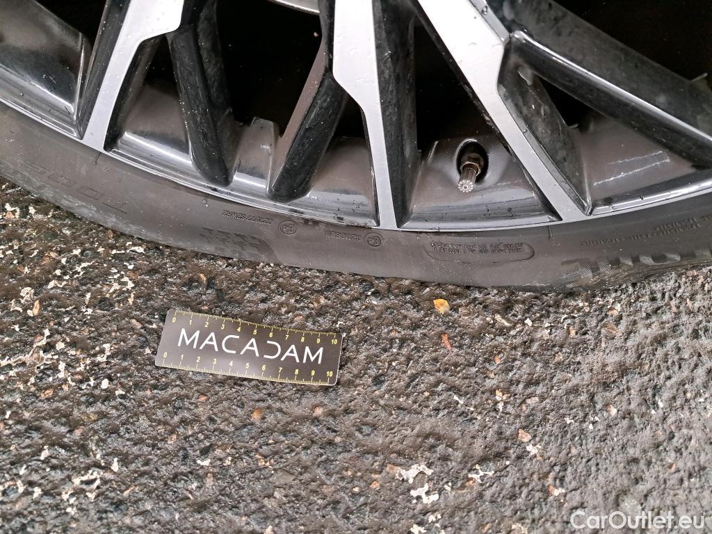  Toyota  C-HR TOYOTA  5p Berline 1.8 HYBRIDE 122 COLLECTION #19