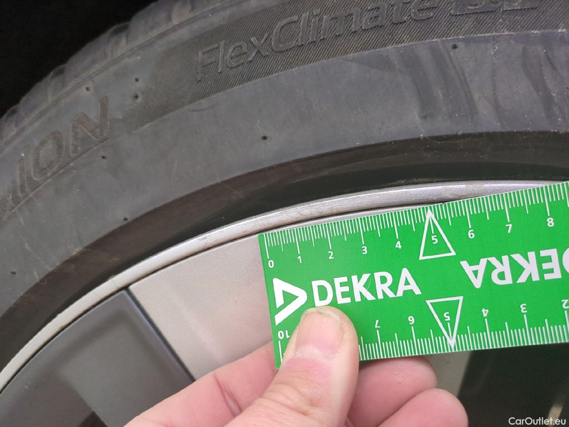  Tesla  Model Y TESLA  / 2021 / 5P / SUV RWD #11