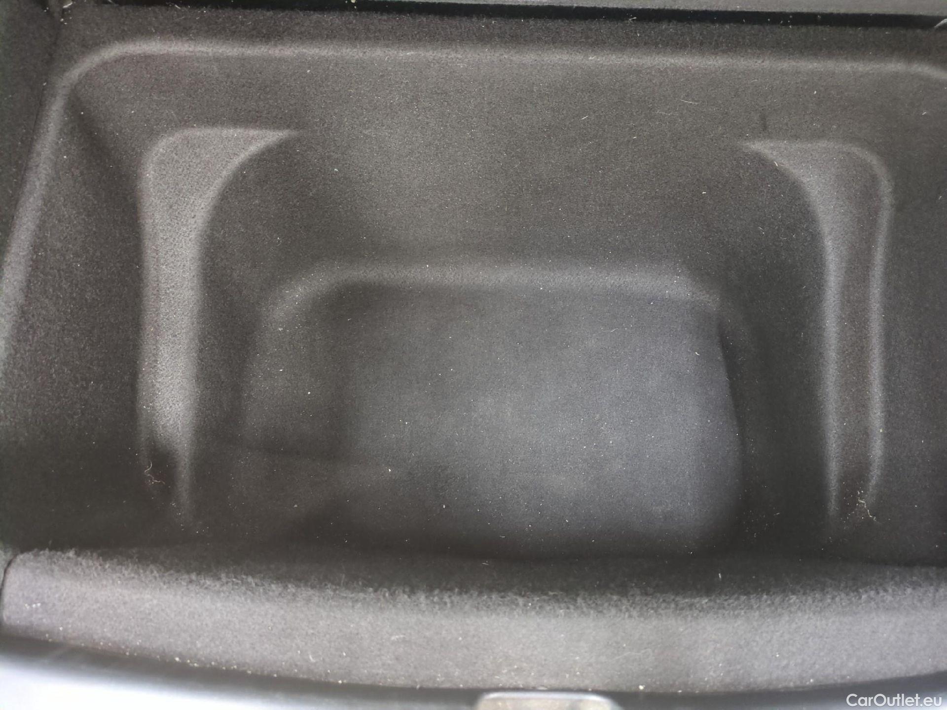  Tesla  Model Y TESLA  / 2021 / 5P / SUV RWD #35