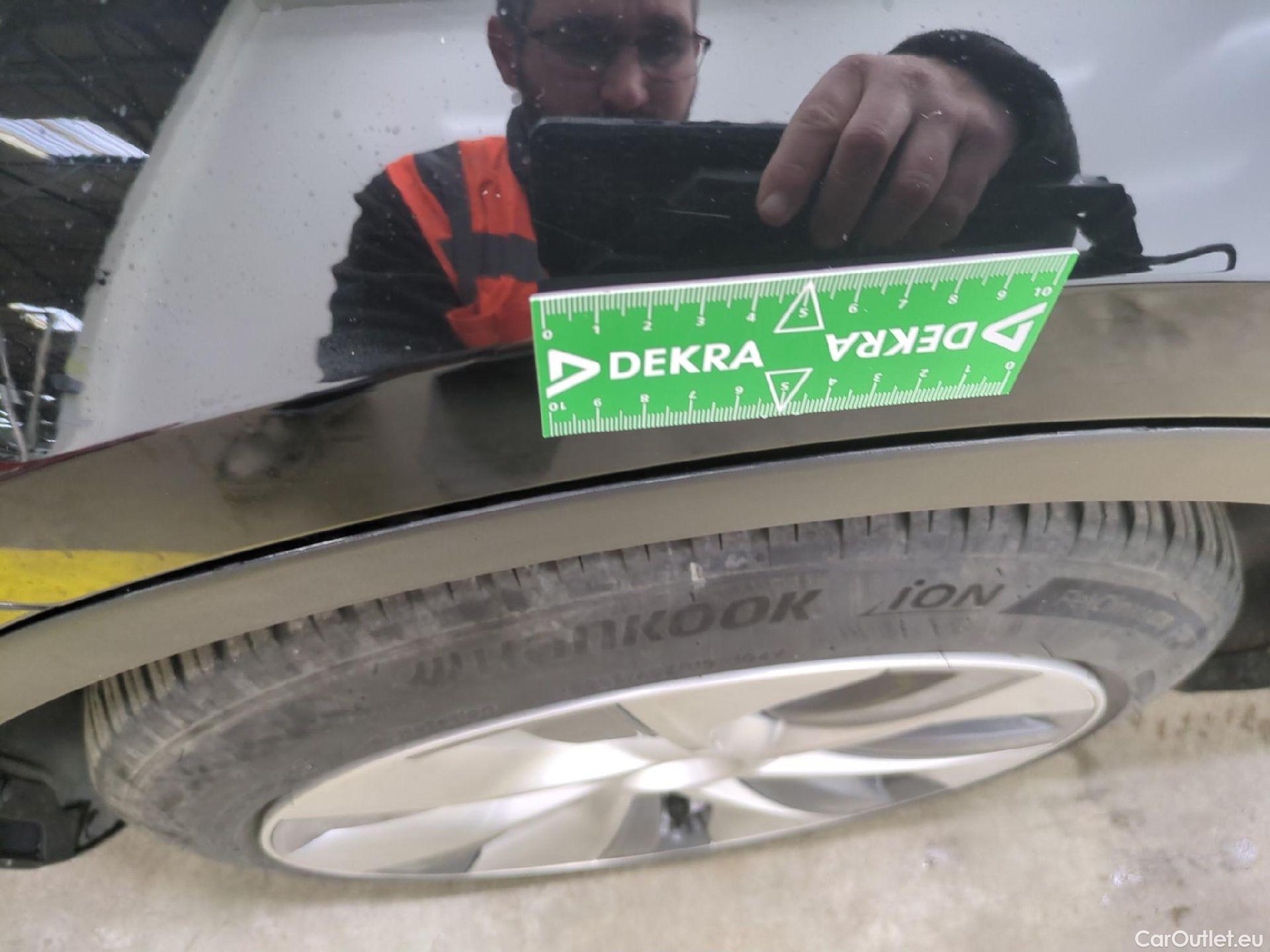  Tesla  Model Y TESLA  / 2021 / 5P / SUV RWD #18