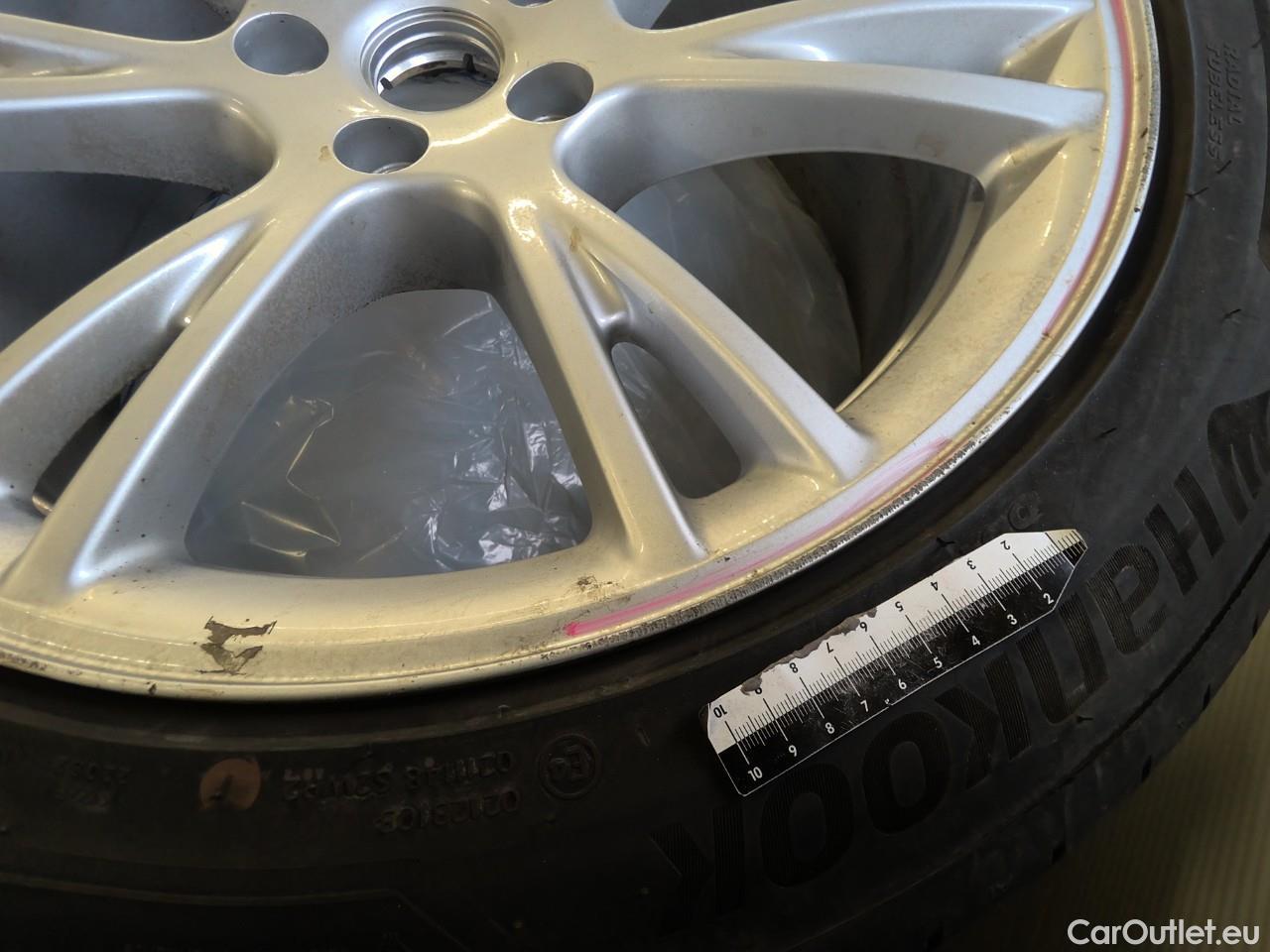  Tesla  Model Y  Long-Range AWD #1