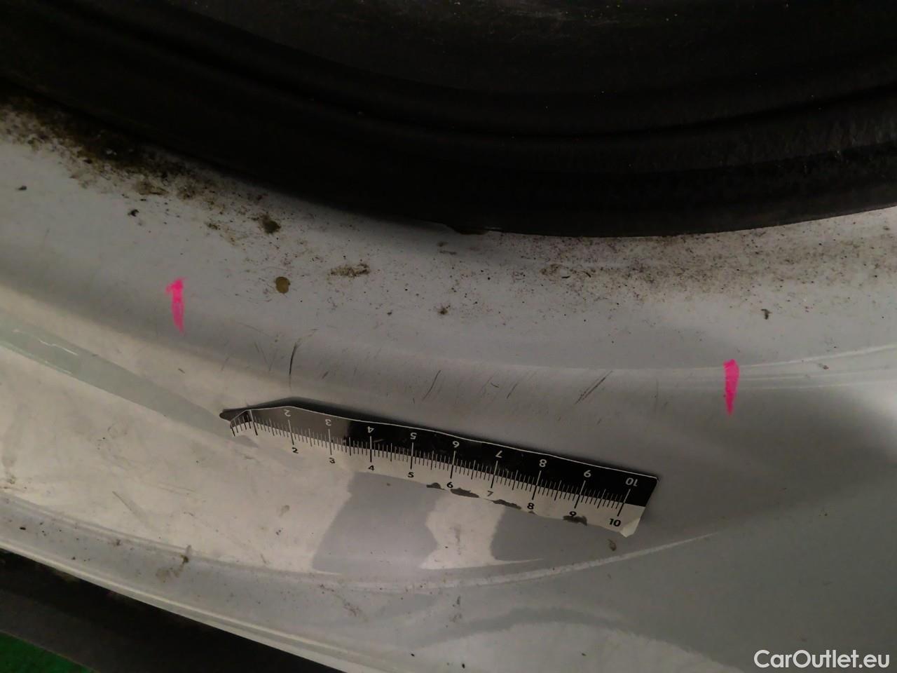  Volkswagen  ID.4  EV 77kWh Pro Performance #2