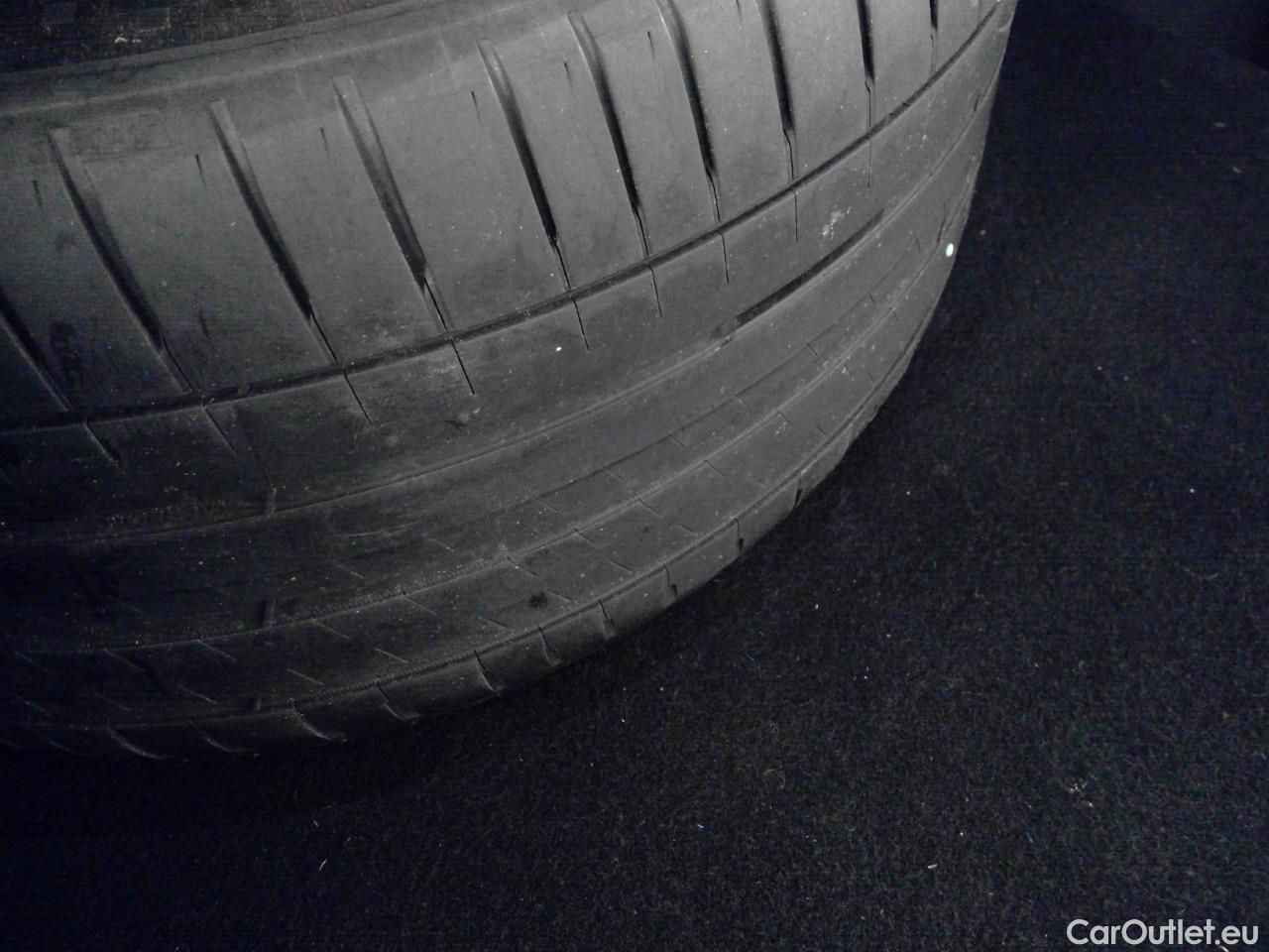  Tesla  Model Y  Long-Range AWD #1