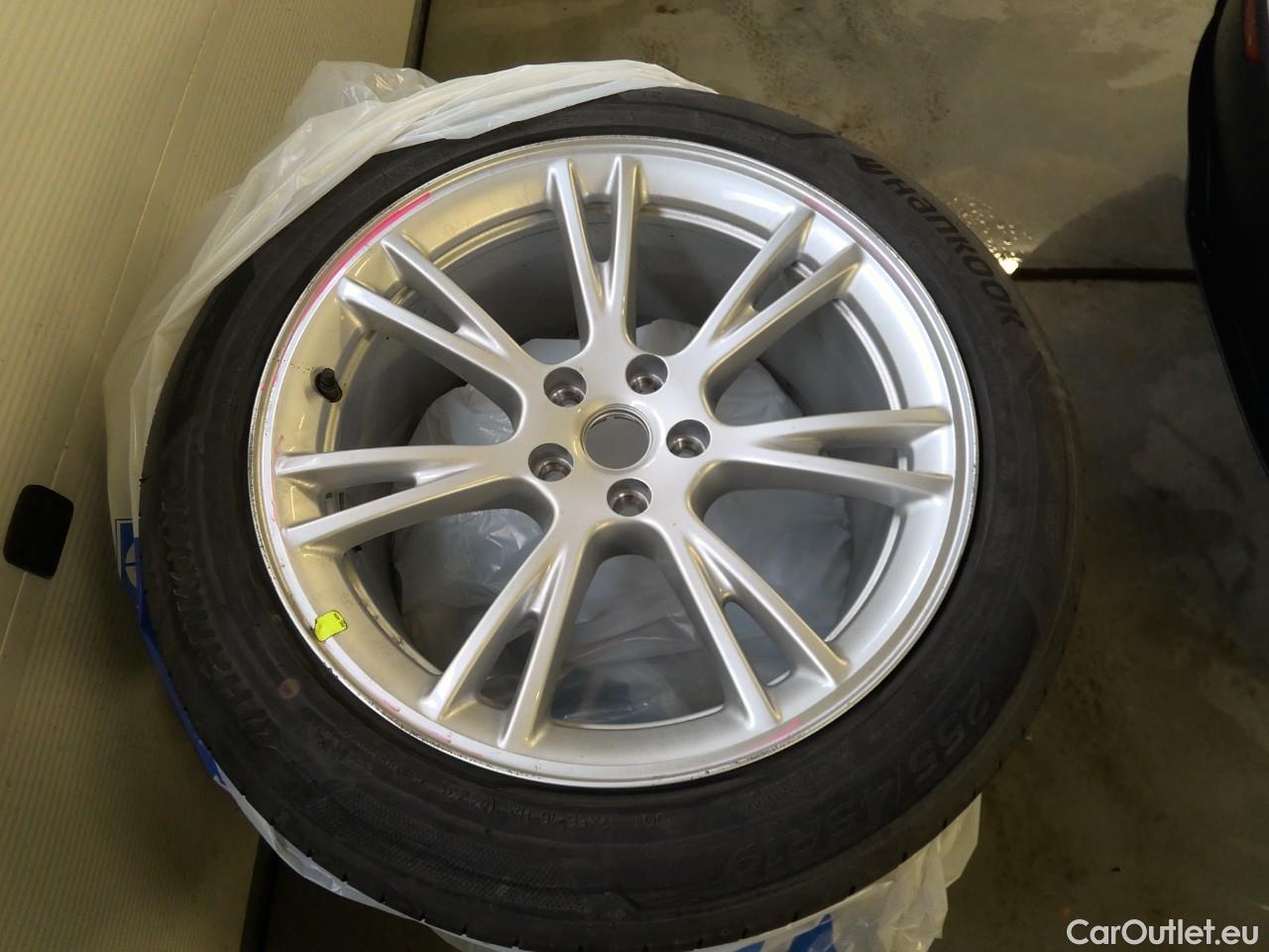  Tesla  Model Y  Long-Range AWD #3