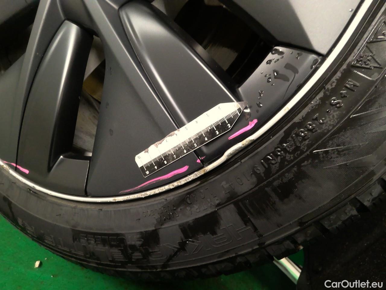  Tesla  Model Y  Long-Range AWD #8