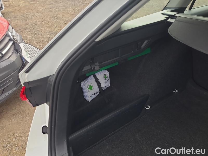  Skoda  Octavia  Combi (NX3)(2020) Oct.Combi 1.0TSI 81 Ambition #11