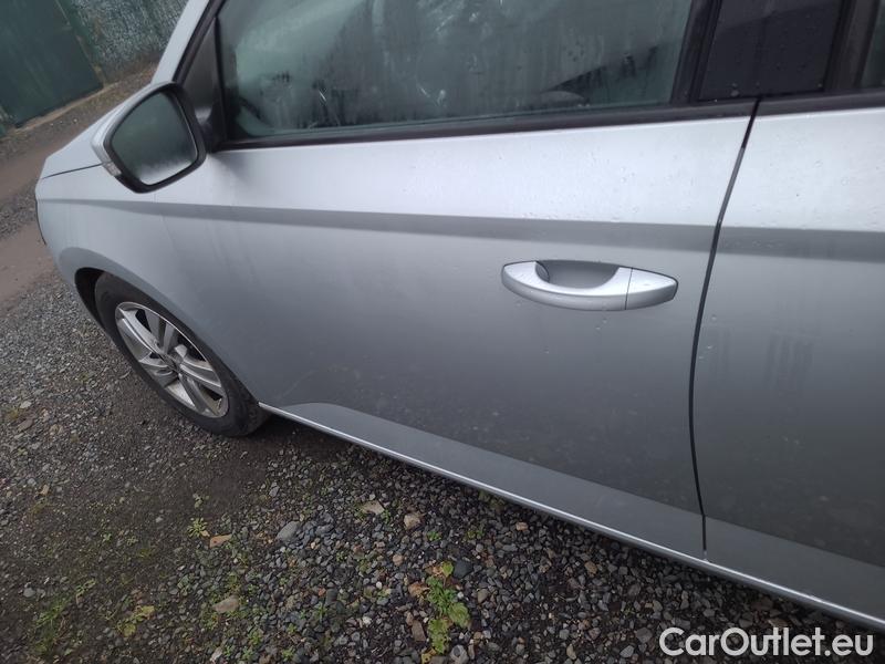  Skoda  Fabia  Combi (2015) Com.1.0TSI 70 Ambition 5d #19